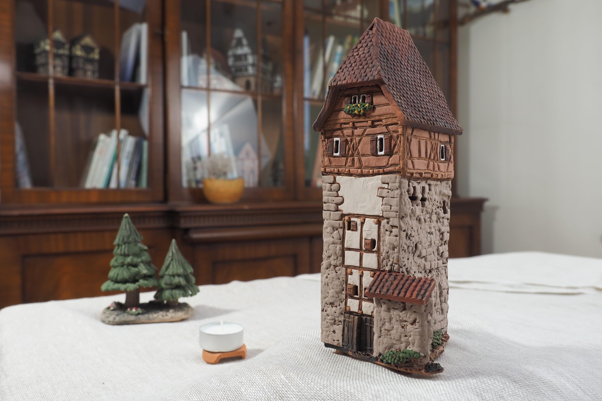 Ceramiczny świecznik na podgrzewacz, dekoracja pokoju, ręcznie wykonana, kolekcjonerska, miniaturowa wieża domowa w Dinkelsbühl, Alzacja, Francja B310N