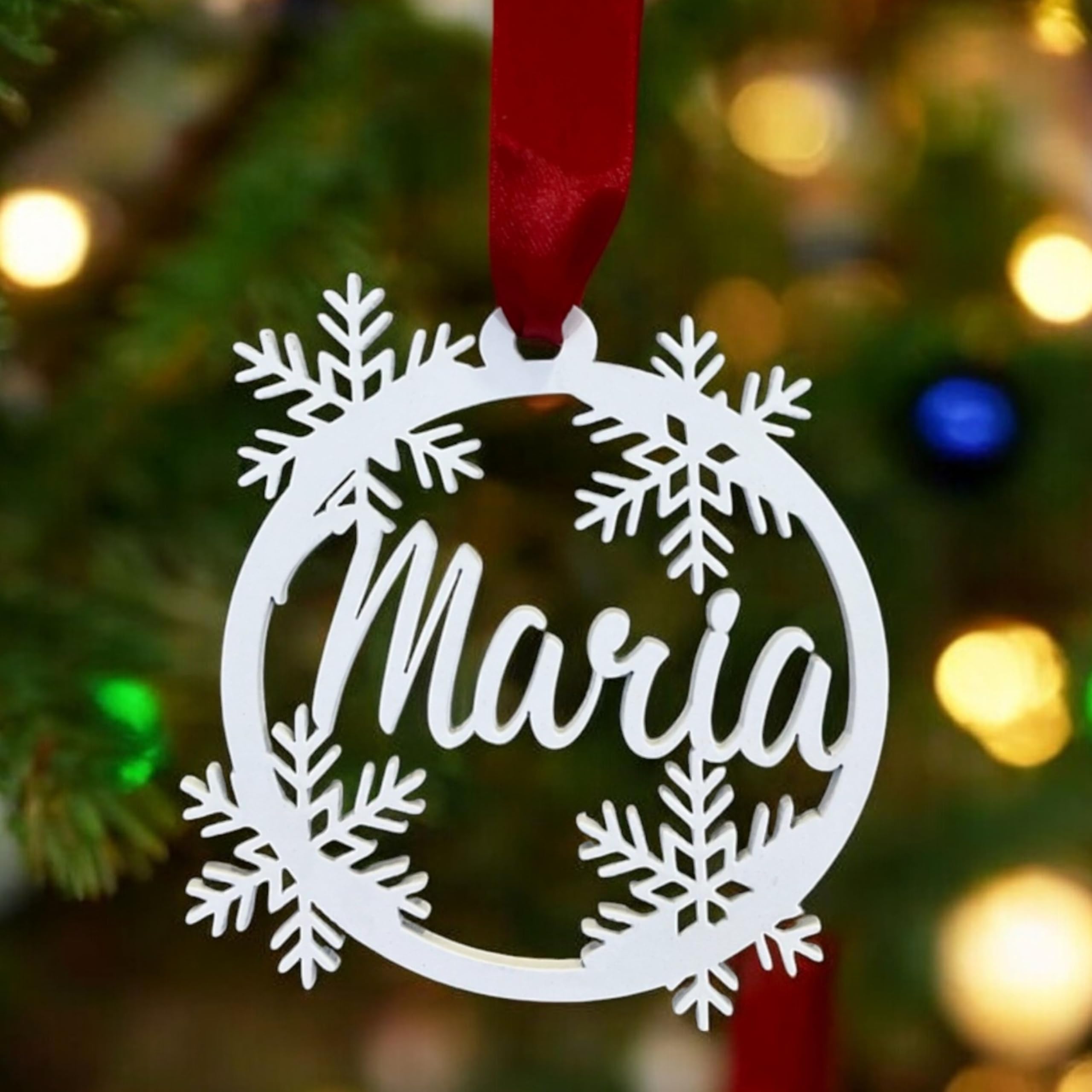 JR Maderas Bolas de Navidad de Madera en Blanco Personalizado con Nombre - Adornos Navideños - Decoración para el Arbol de Navidad - Esfera Grabada en Madera de Máxima Calidad con Cuerda Incluida.