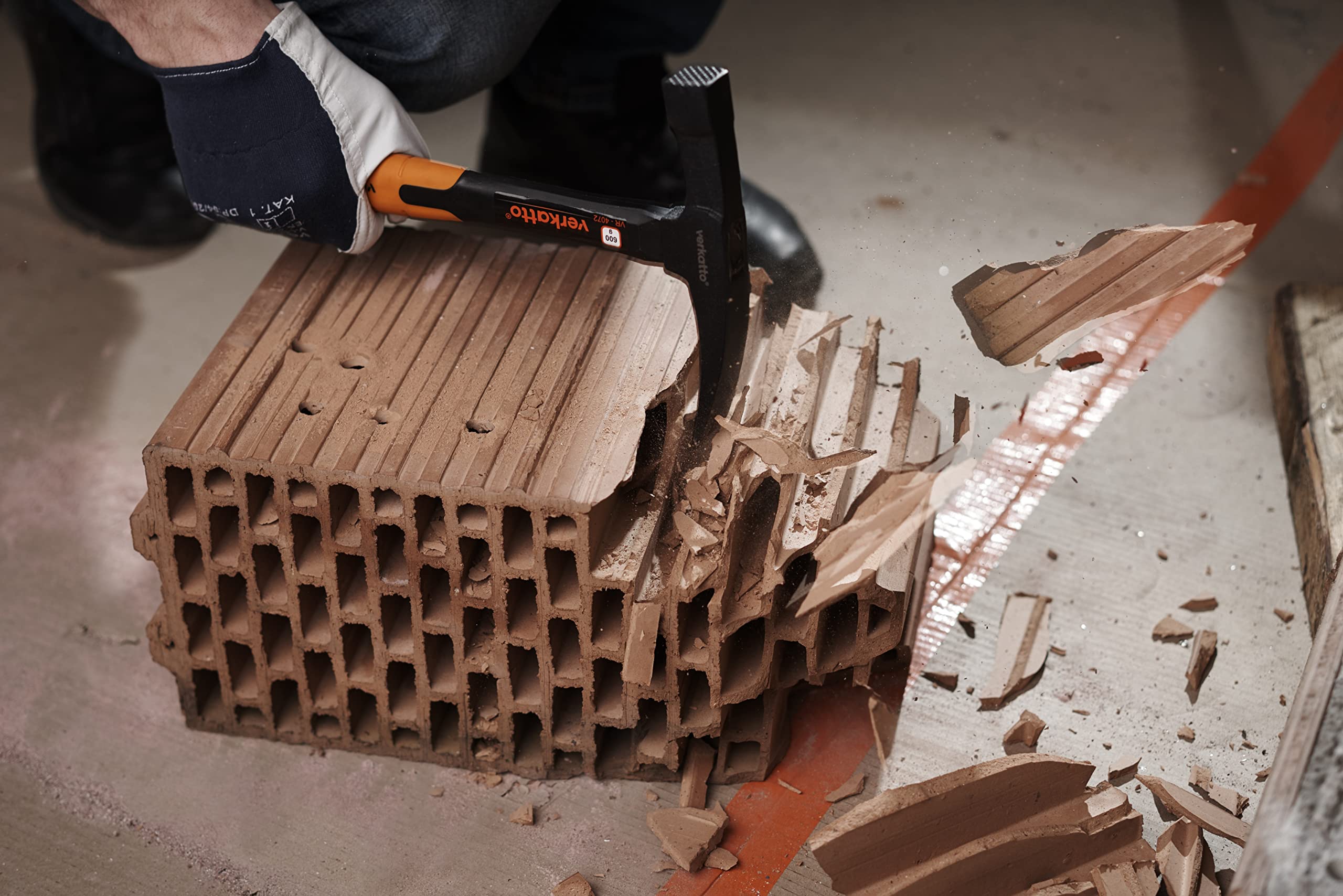MIVOS Set di 3 martelli con manico in fibra di vetro 2K – Martello da mattone – Martello da muratore – Martello in acciaio con impugnatura in gomma anti-vibrazione e testa in acciaio forgiato 600 g –