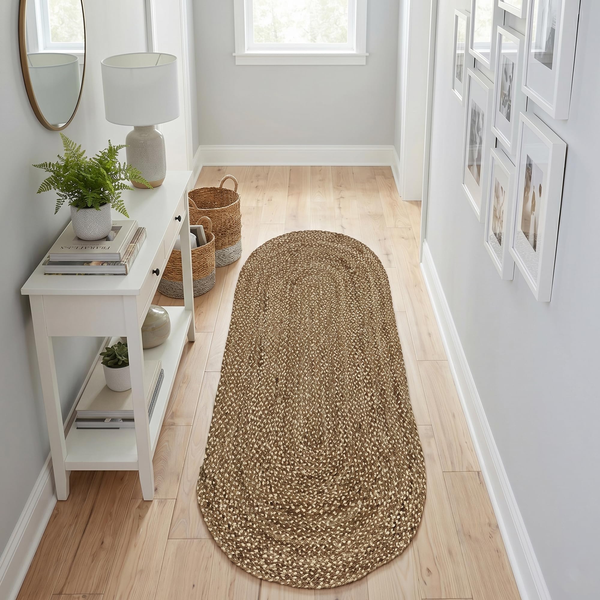 Tapis de couloir en jute pour une déco bohème et chaleureuse de la cuisine au balcon