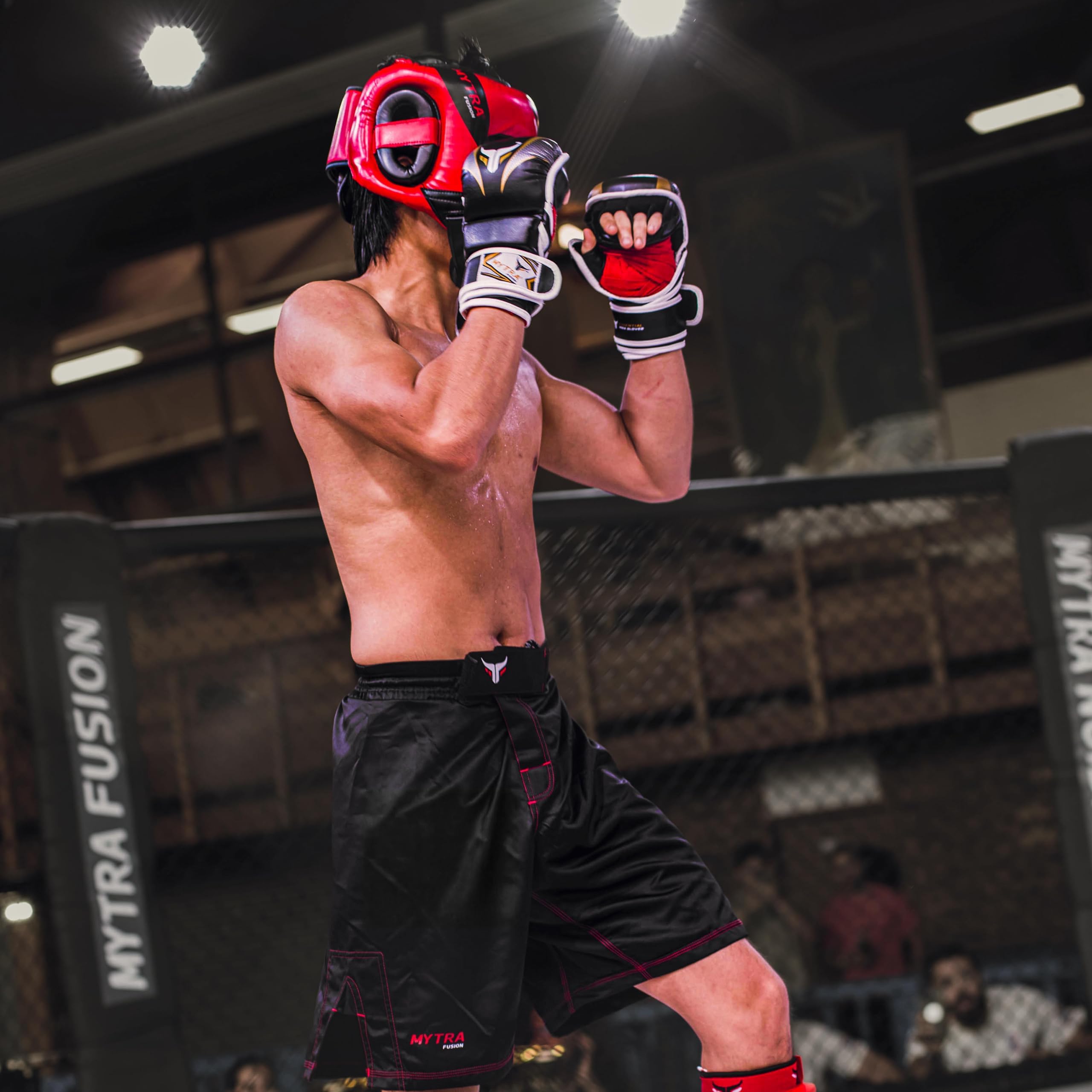 Mytra Fusion Gants MMA avec Paume Ouverte et Support de Poignet réglable, Gant MMA pour Sparring, Grappling, Cage Fighting, Combat Sports, Kickboxing, Punching Bag and Martial Arts