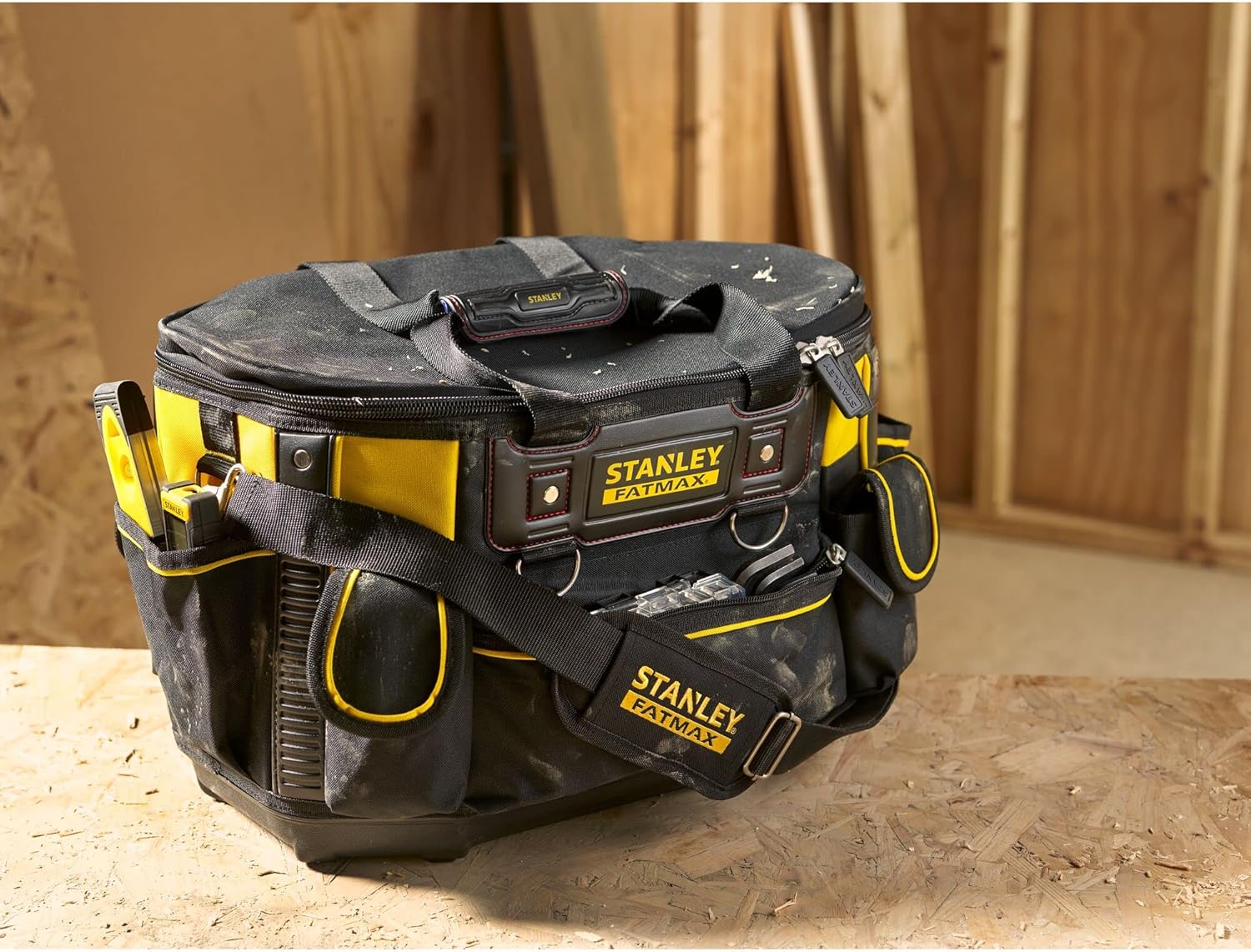 STANLEY FATMAX Round Top Rigid Tool Bag, 18", Quick Tool Access with Wide Opening Zip Design, Multiple Internal and External Pockets, Carry Handle and Shoulder Strap, 20kg Load Capacity, FMST1-70749
