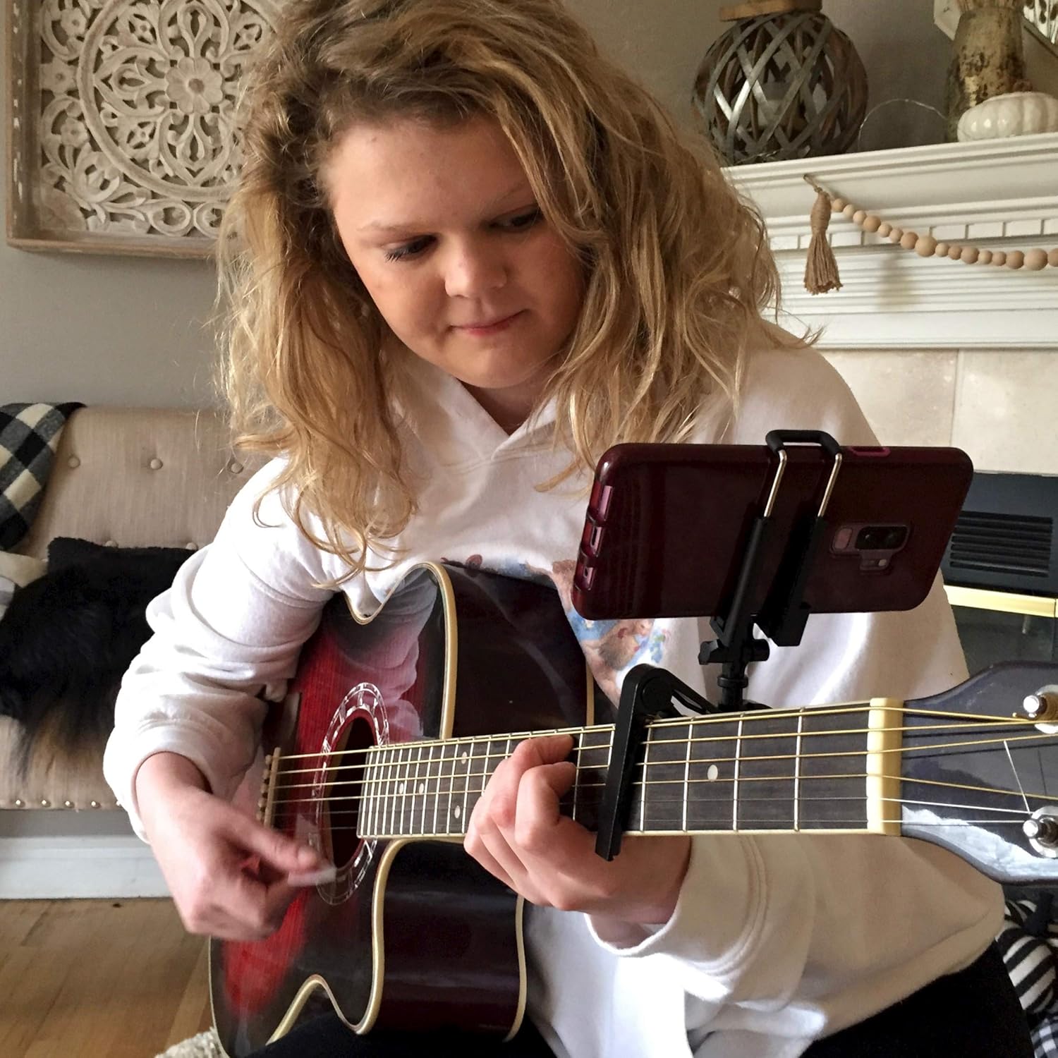 Review Smart-PO The Guitar Capo That Holds Your Smartphone