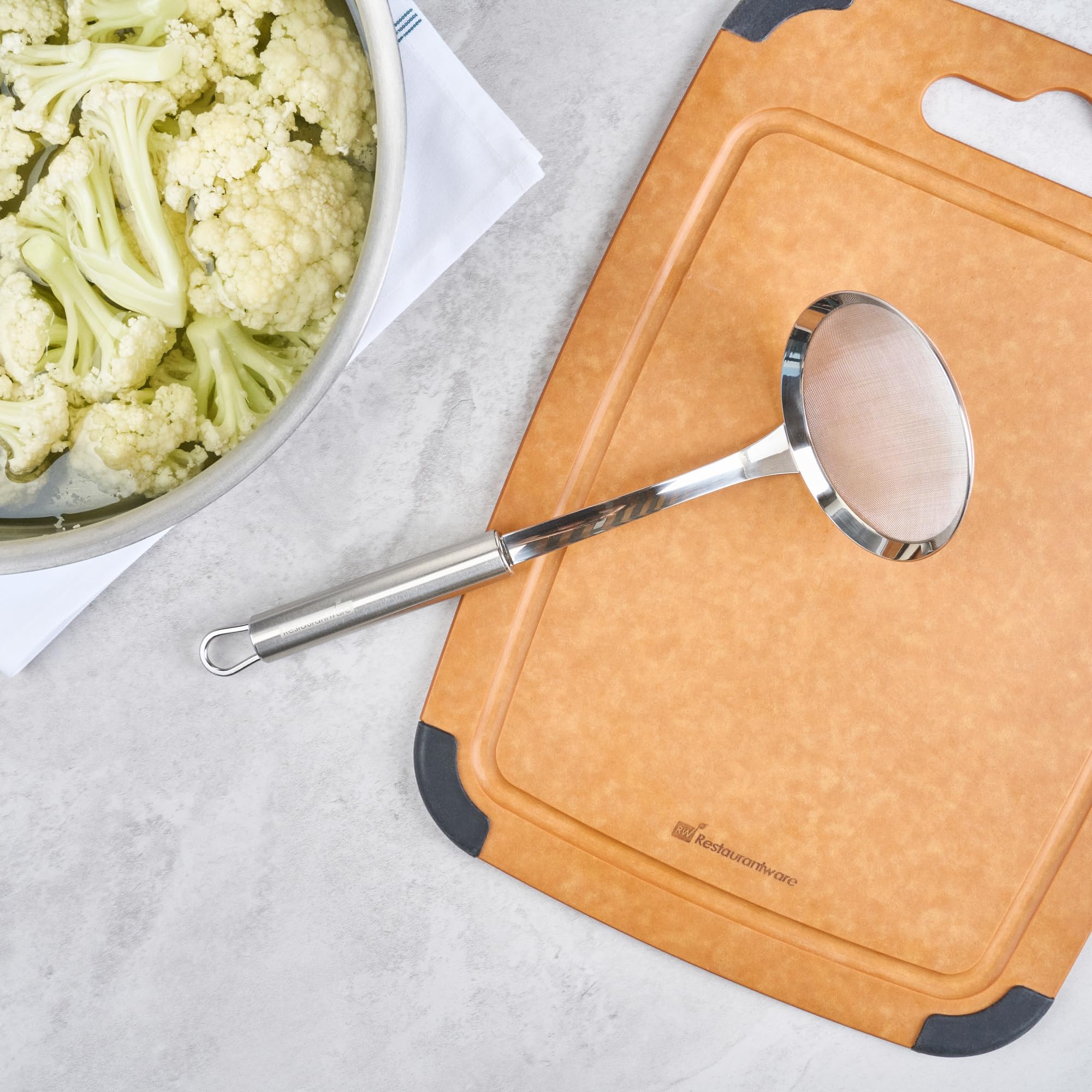 Restaurantware - Tamiz de malla estándar alemán de 3.9 pulgadas, 1 colador de malla fina con asa, tamiz ultra duradero, apto para lavavajillas, colador de alimentos de acero inoxidable, para arroz,