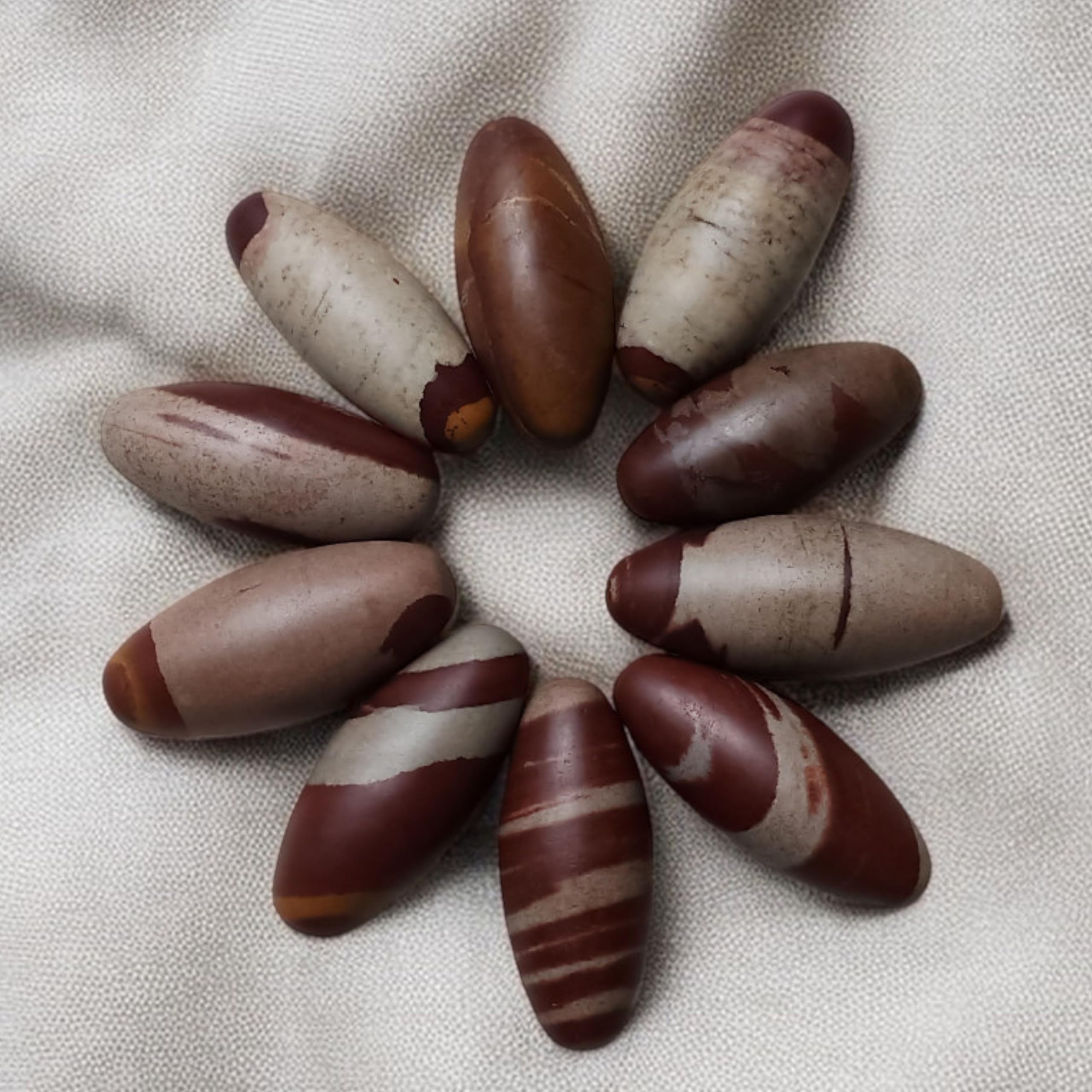 Amazon.co.jp: 3.75インチ シヴァ・リンガム ストーン ナルマダ川