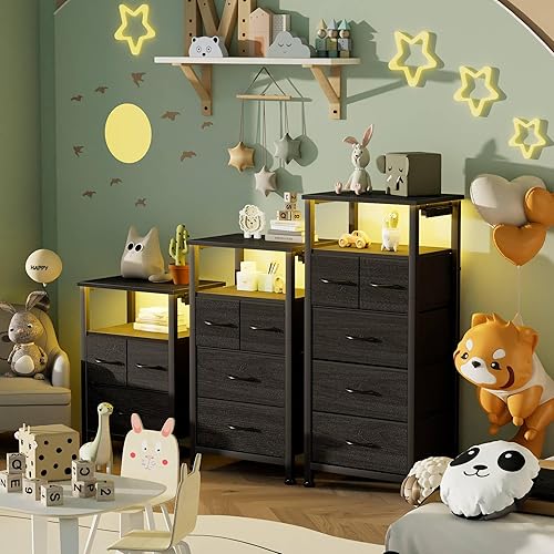 Miniatura 5 de Furnulem Mesita de noche alta con estación de carga y luz LED, cómoda pequeña con estante abierto y 4 cajones de almacenamiento, mesa auxiliar negra