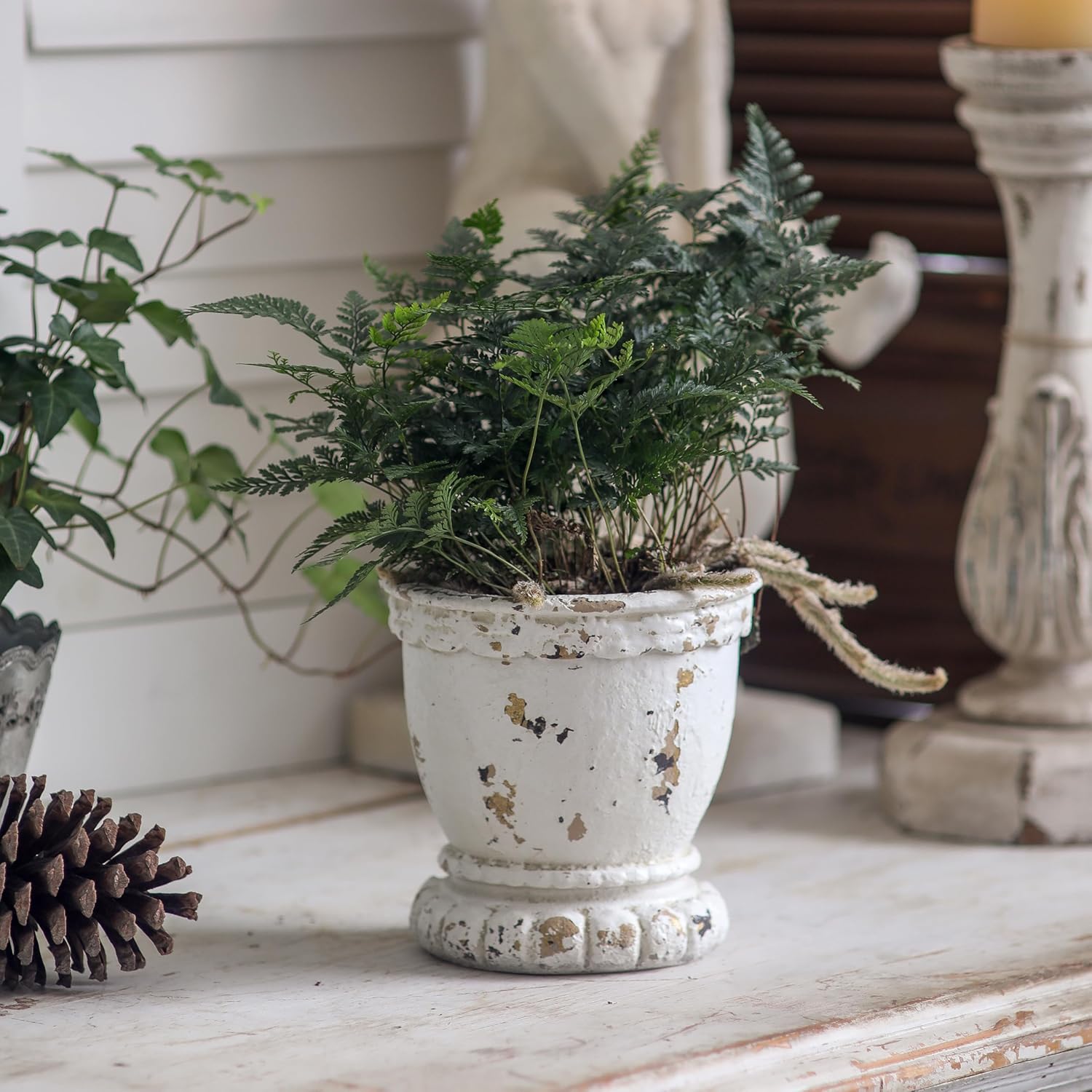 SOFE Distressed Small Resin Planter, White Decorative Flower Pots Outdoor/Indoor Farmhouse Planter Pot, Vintage Garden Decor, 6 Inches Tall