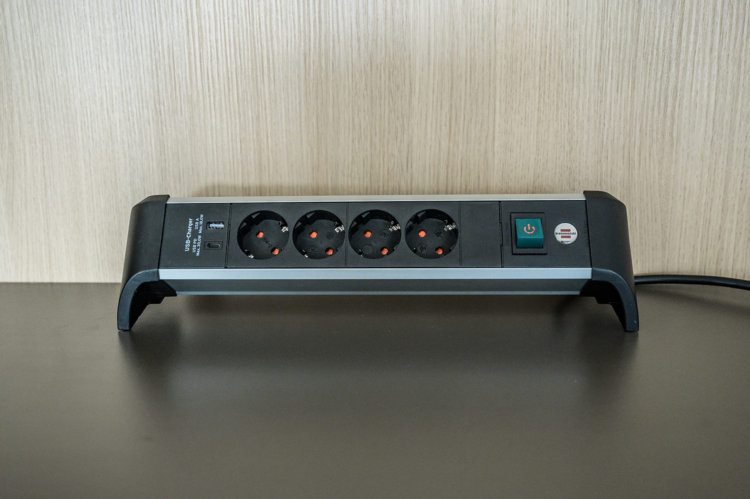 Brennenstuhl Alu-Office-Line Steckdosenleiste 4-Fach mit USB C, 1,8m