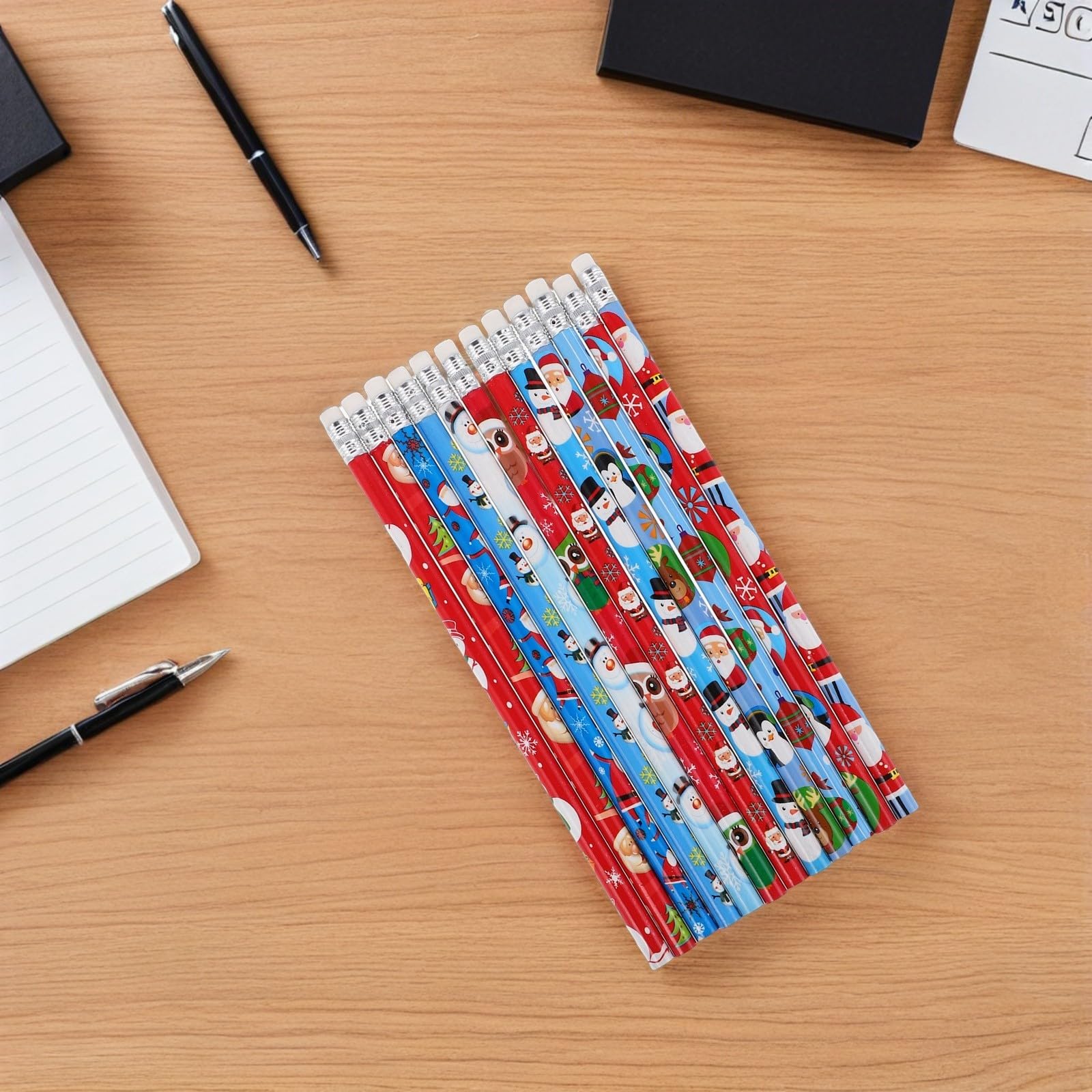Cabilock 288 Weihnachts Bleistift mit Kawaii Design Komfortabler Griff und Verschmierungsfrei für Schulfeiern