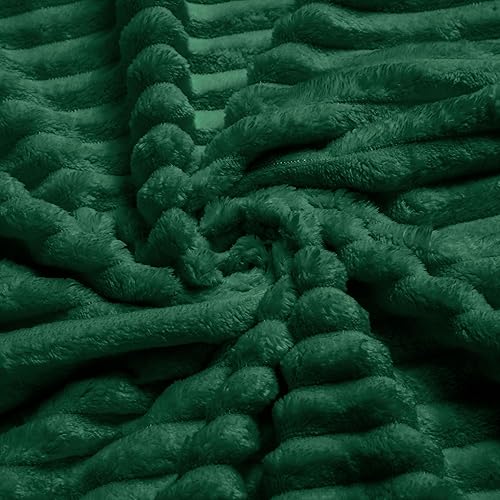 Vista 90 de Vessia Manta de franela de forro polar, 300GSM, acogedora manta a rayas verde salvia para sofá, cama y sofá, cálida y suave, acogedora manta