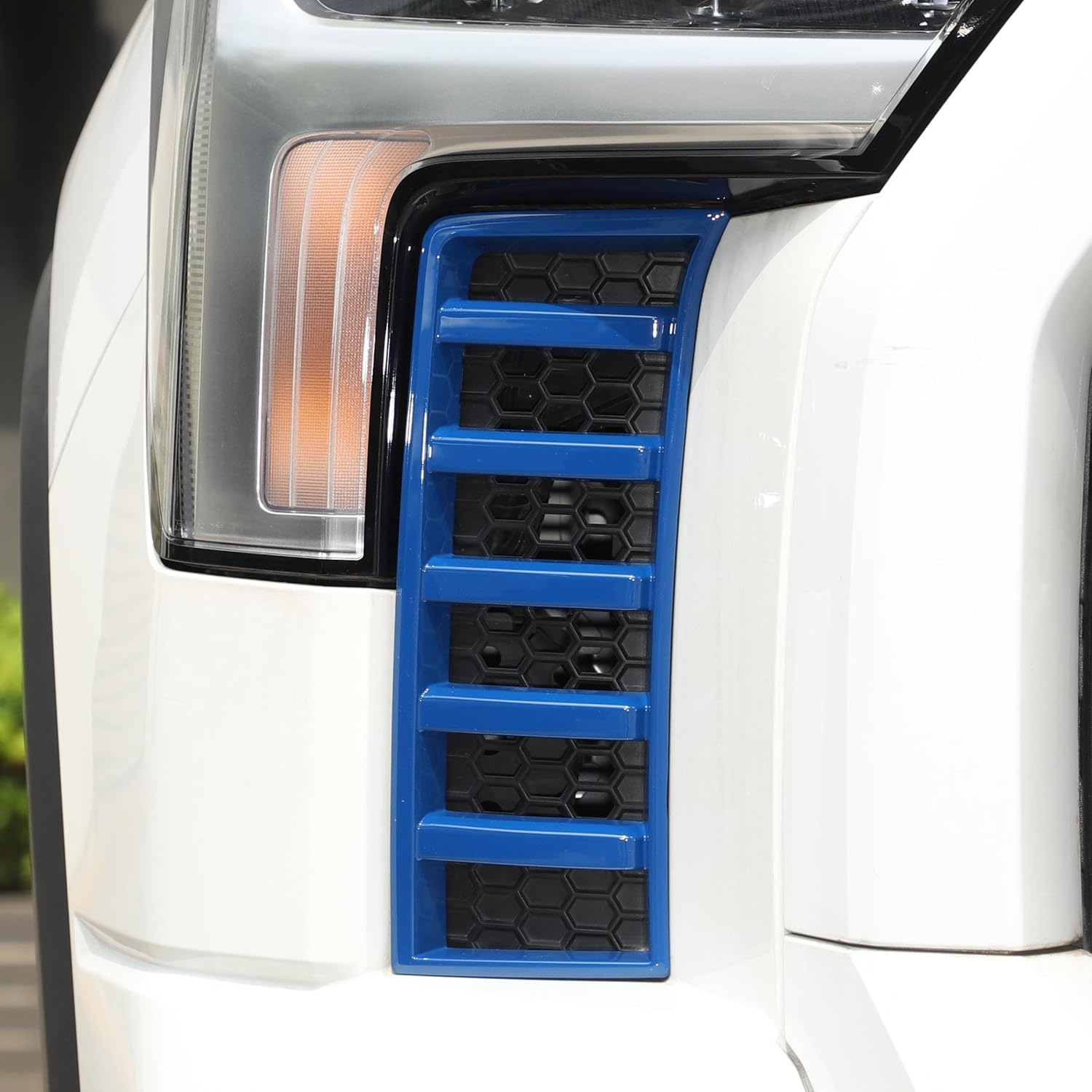 TOYCIDFG Car Front Bumper Light Grille Air Vent Cover Trim Fit Compatible with Toyota Tundra 2022-2025, Car Exterior Decoration Accessories Fog Lamp Grill Cover Trim (Blue)