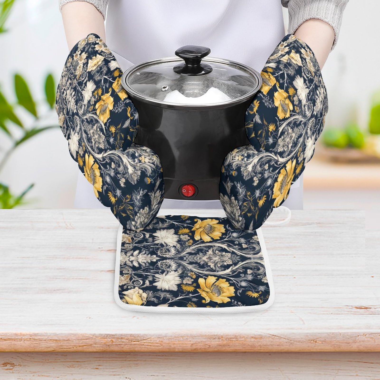 Set di 2 guanti da forno e presine con motivo floreale blu