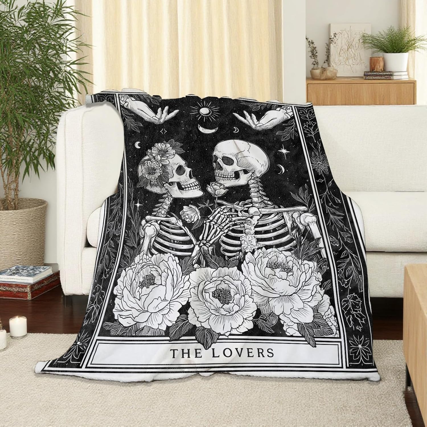 Skull Couple Throw Blanket Soft Cozy Lightweight Flannel Blankets with Gothic Romantic Skeleton Lovers and Floral Printed for Adults Bedroom Dorm Office Goth Halloween Decor Gifts 50x60 Inch