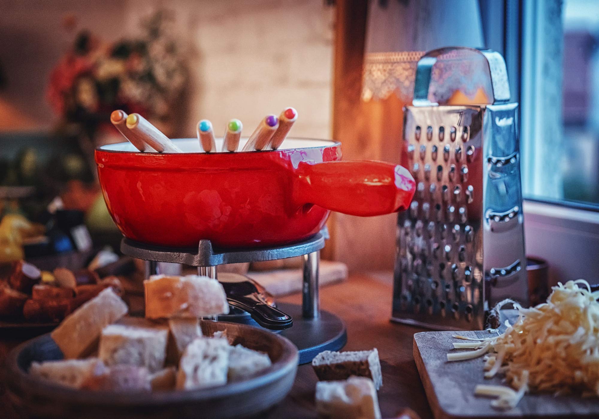 BBQ-TORO Service à Fondue en Fonte pour 6 Personnes (Noir/crème) | 2 litres | Service à Fondue émaillé | 9 pièces avec brûleur et fourchettes
