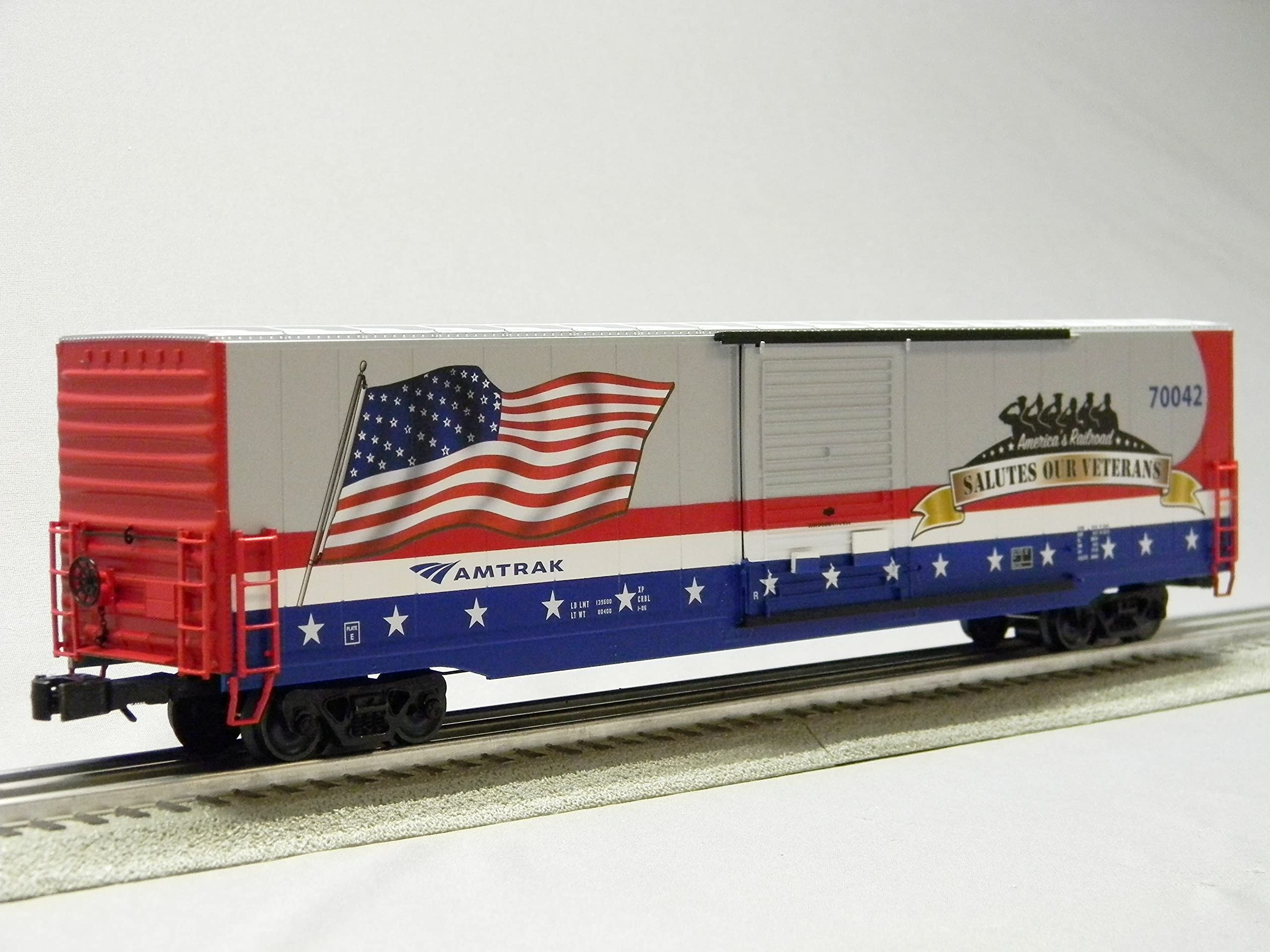 Lionel Amtrak Veterans LED 60' Flag BOXCAR O Gauge