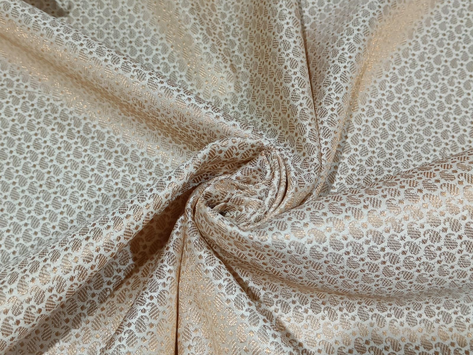 PuresilksSILK BROCADE FABRIC IVORY & METALLIC GOLD COLOR 44" wide BRO183[3]