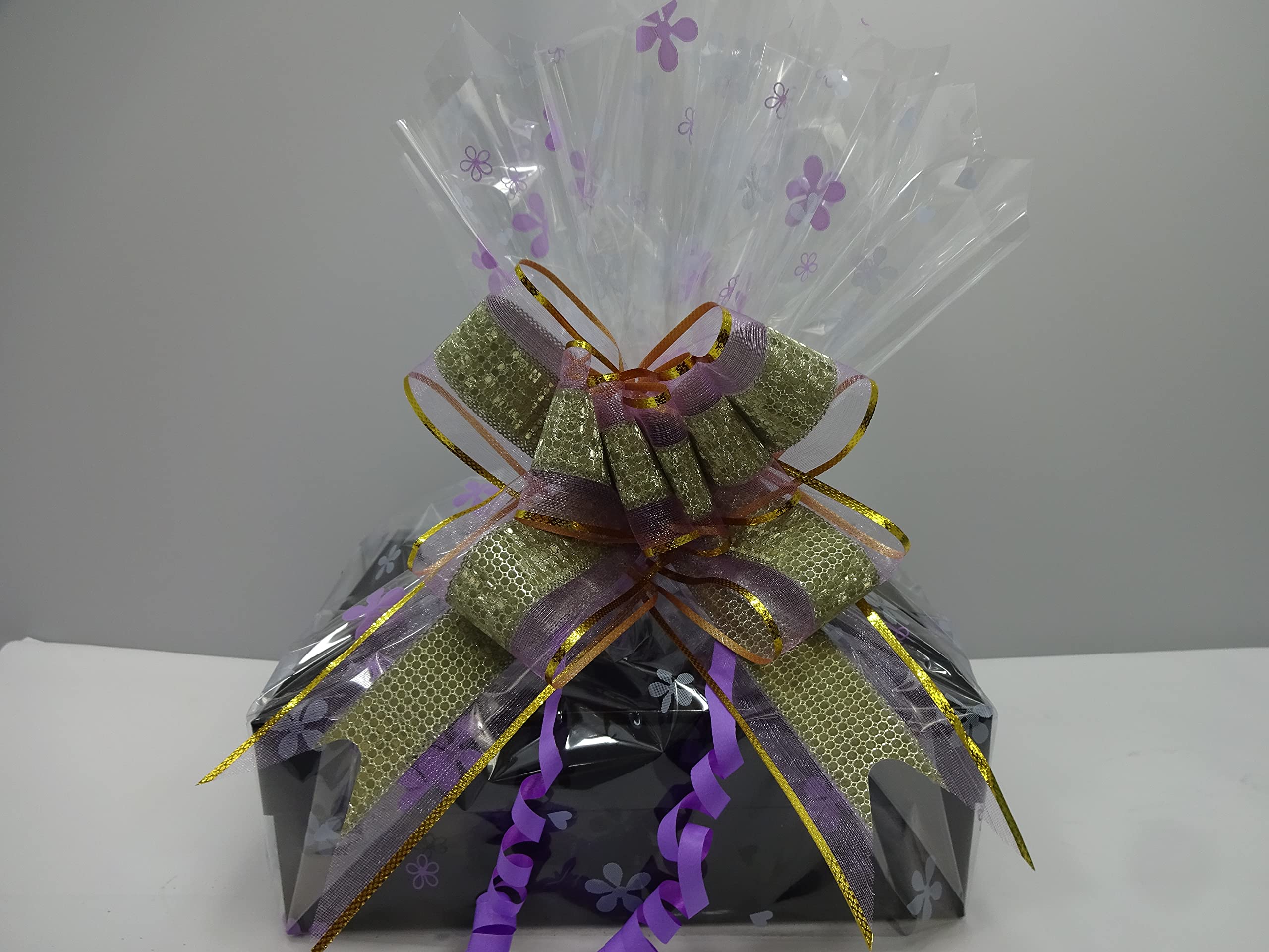 Panier de cadeau de Saint-Valentin pour elle ~ Luxe 10pc Parfum et maquillage Beauté Boîte cadeau Panier cadeau pour elle... Édition limitée 335...