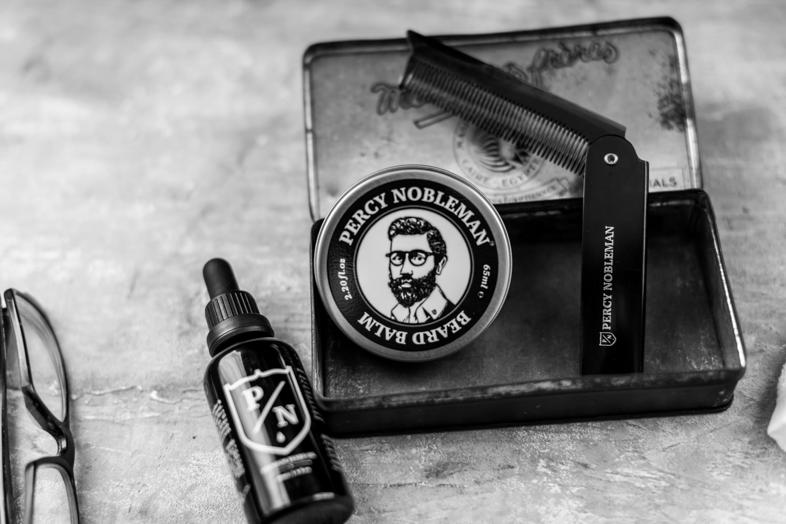 Kit de Soin de Barbe Premium Percy Nobleman, un Coffret de Soin de Barbe en Édition Limitée, Contenant une Huile de Barbe Premium, un Baume pour Barbe et un Peigne Pliable