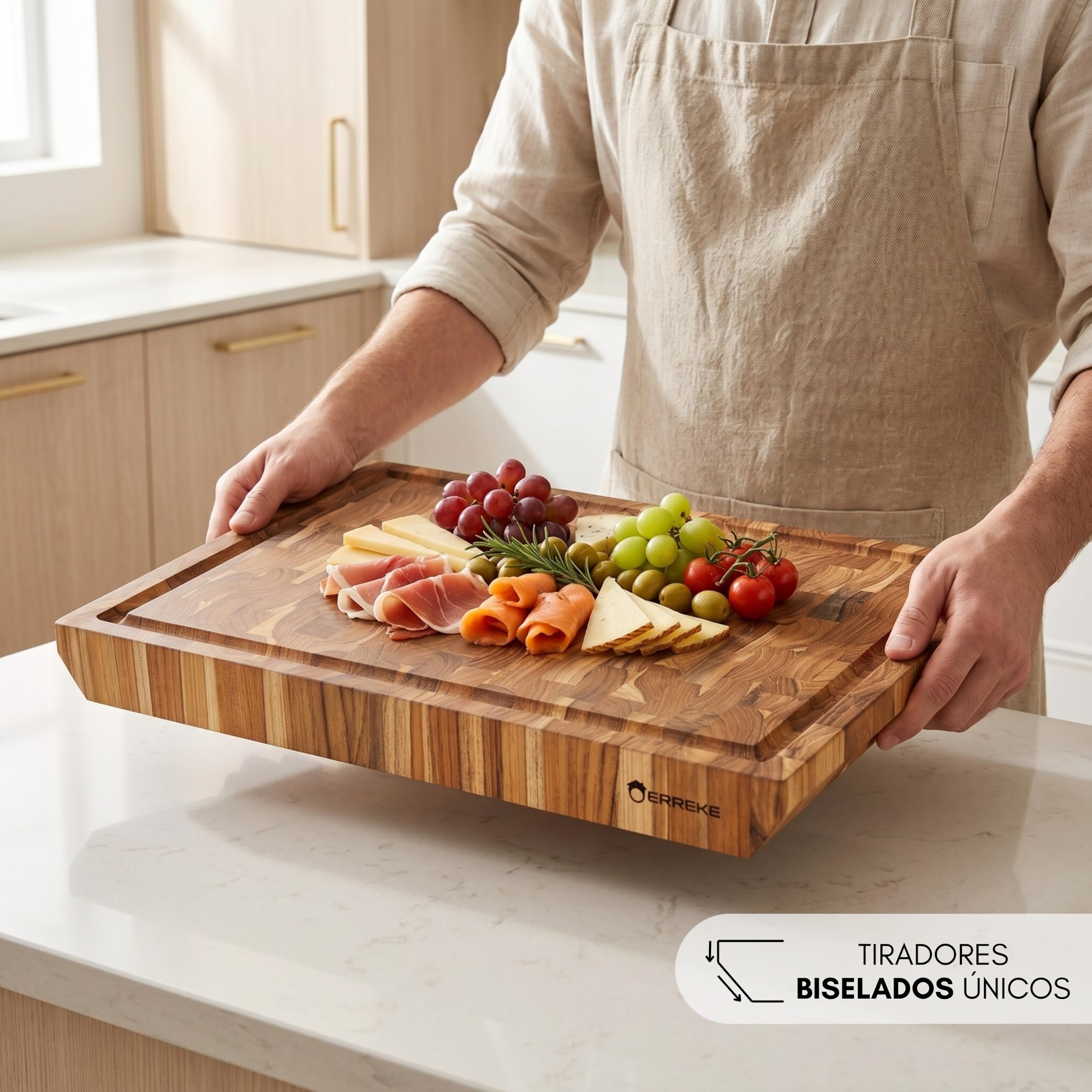 Erreke Tabla de Madera de Teca End Grain, 50x35x5 cm, Grande y Gruesa | Tipo Bloque Carnicero con Ranura. Patas Antideslizantes y Asas Biseladas. Tabla Madera Cocina. Tabla de Servir y Presentación