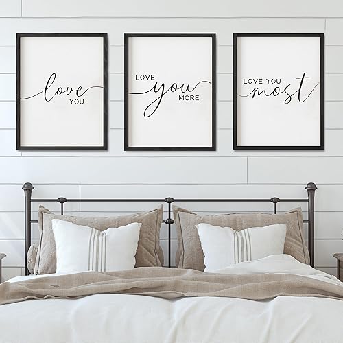 Juego de 3 letreros con texto en inglés Love You More con texto en inglés Love You More decoración de pared para dormitorio y sala de estar 11 x 14