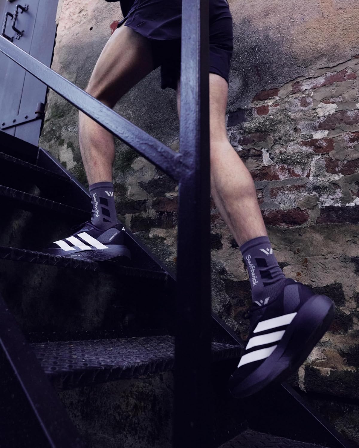 Swiftwick- FLITE XT FIVE Running & Golf Socks, Fitness, Ultimate Stability, Non-Slip Crew Socks