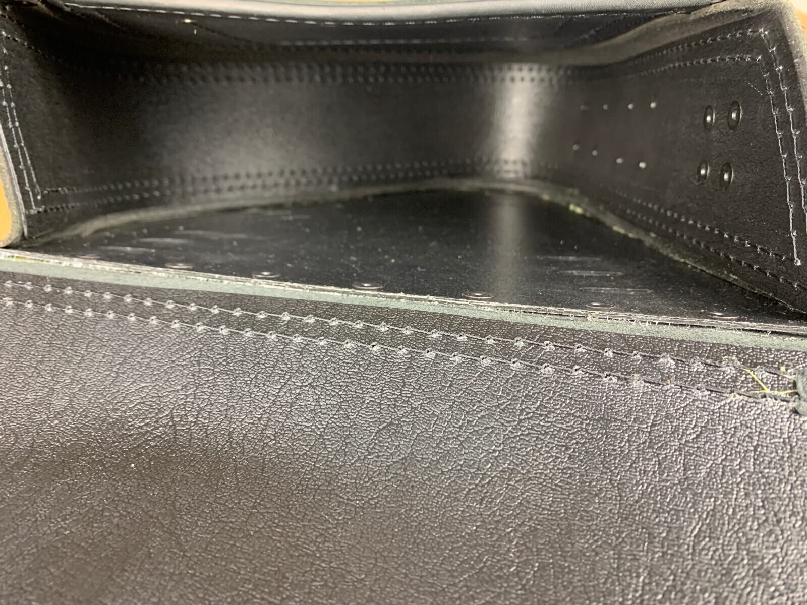 Schwingentasche Diablo Skull Blackline kompatibel mit Harley Davidson Softail Breackout Heritage Starrahmen Satteltasche Fat Bob 2018 Tasche Motorradtasche