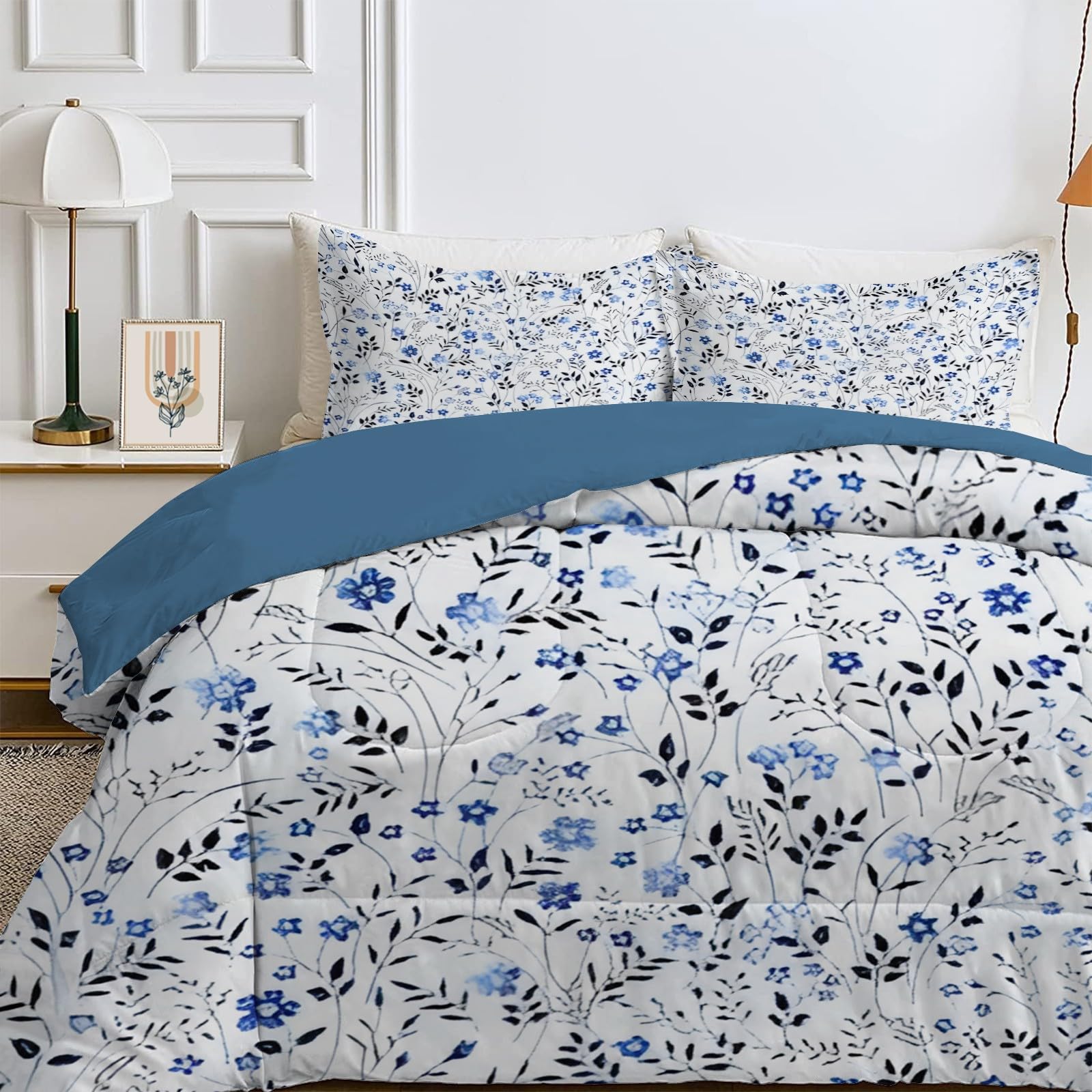 Qiwagu White Double Duvet, Double Quilt 7.5 Tog for Summer & Autumn, Reversible Coverless Duvet with Blue Floral Pattern, Lightweight Soft Comforter with 2 Pillowcases, 200x200cm, Machine Washable