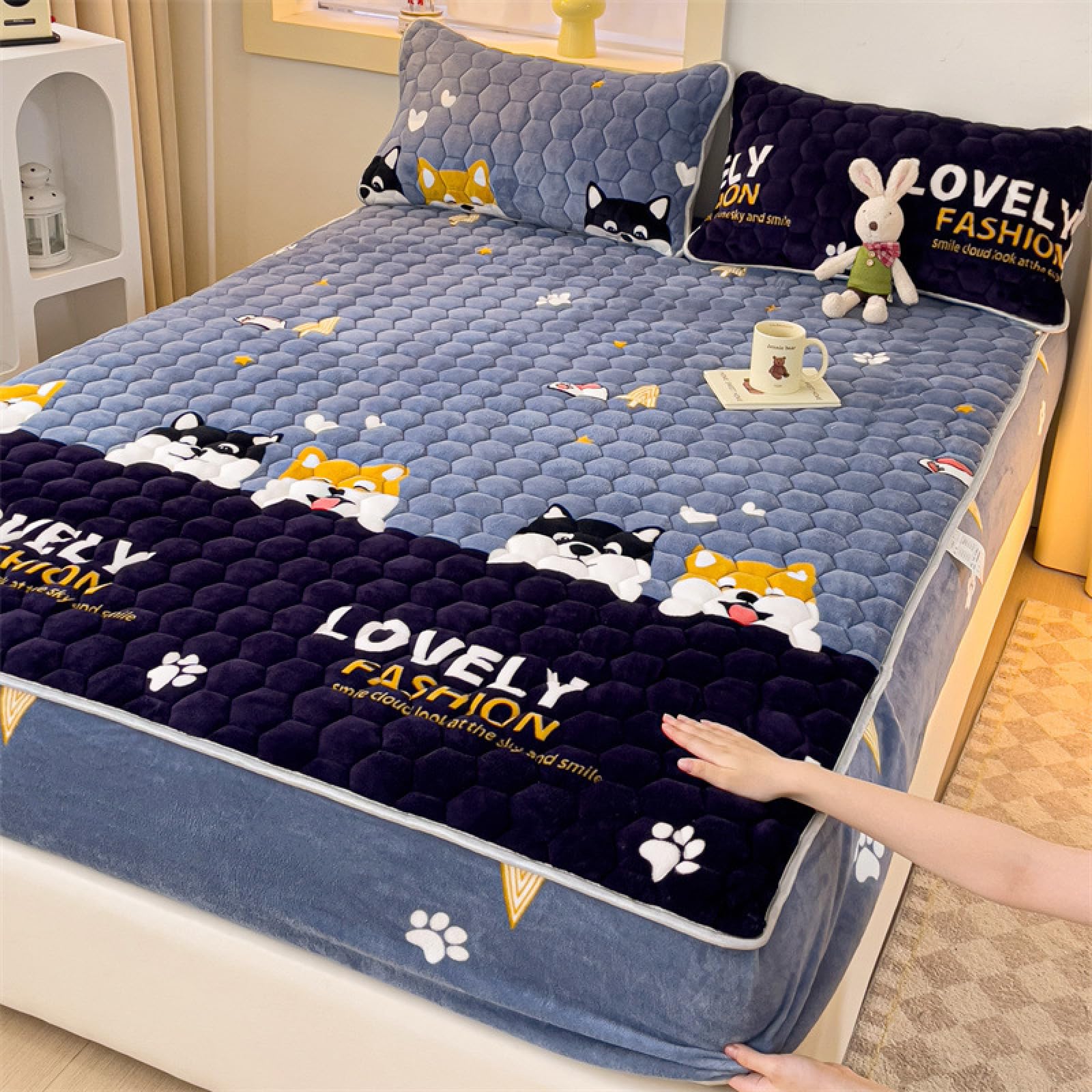 FCLDESHOP Standard Fitted Sheet,Thicken Cartoon Printed Crystal Velvet Bed Cover, Warm Mattress Topper Suitable for 12"/30cm Deep Mattresses,Dog,