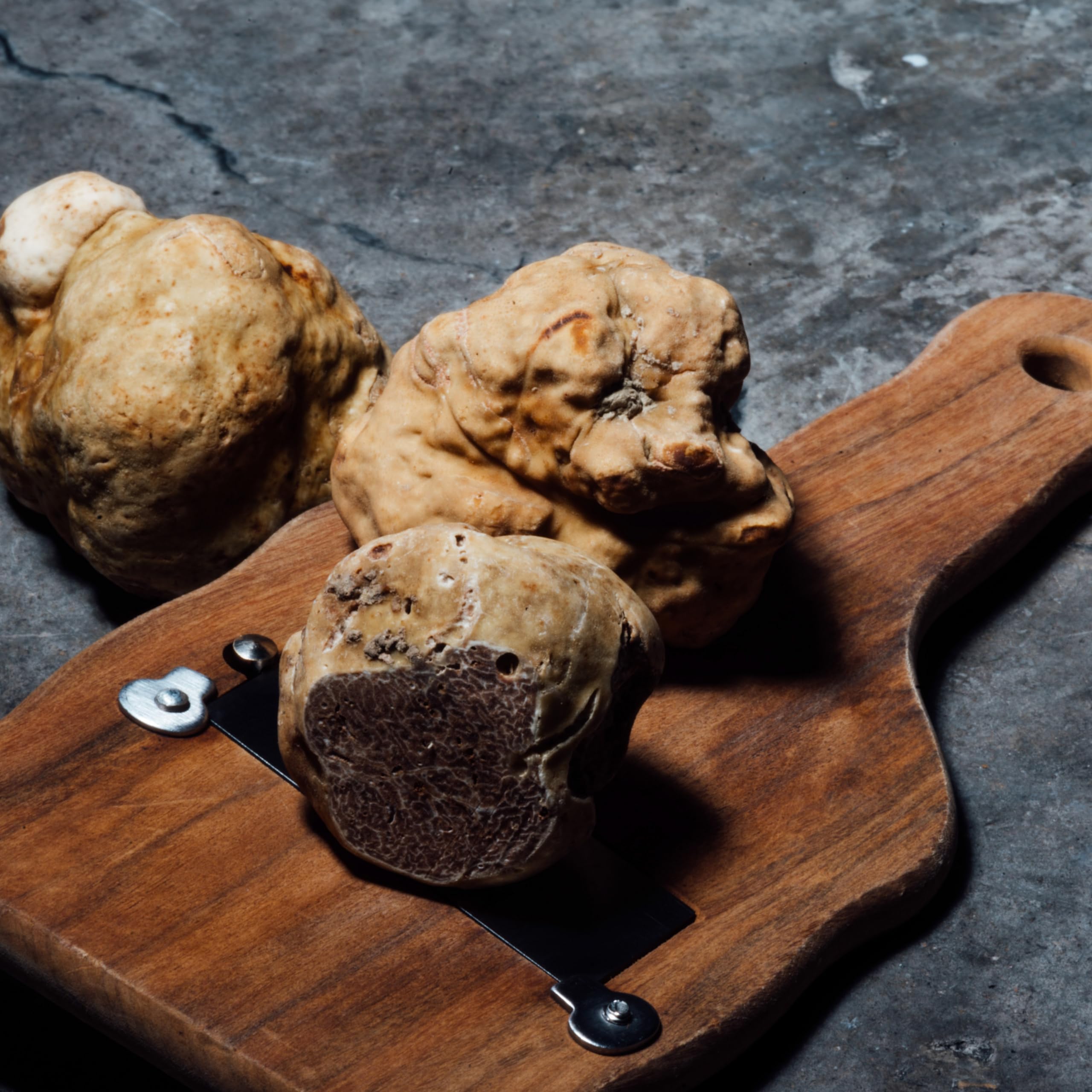 Valnerina Tartufi Tartufo Bianco Pregiato Intero | Extra Prima Scelta, Naturale, Artigianale e Italiano conservato nel proprio succo | Vasetto 25 gr.