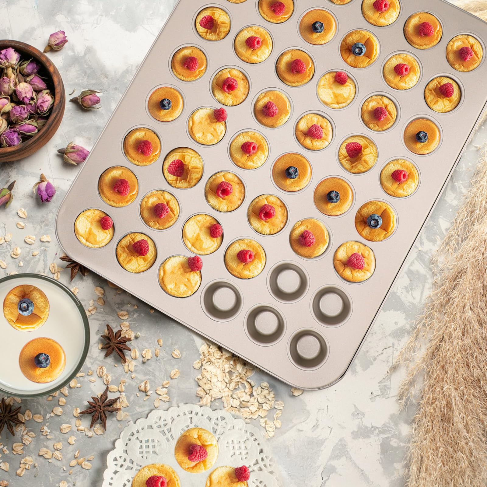 Beasea Mini-Muffinform mit Antihaftbeschichtung, 48 Stück, 2 Stück, 48 Mini-Muffin-Backformen, Backform, Karbonstahl, Backformen, individuelle Cupcake-Backform, goldfarben