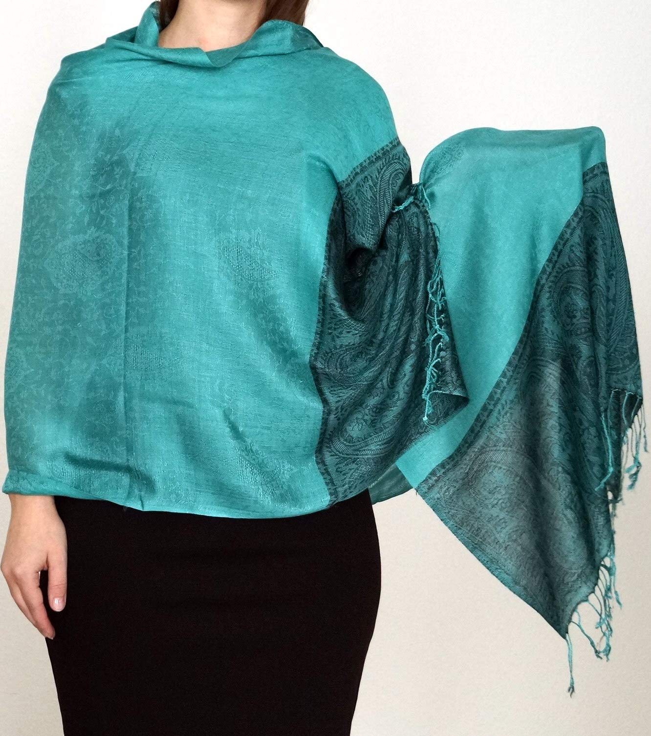 Handgewebter Kaschmir Schal in Ozeangrün Farbe für Klassische Damen mit klassischen Outfits und geschmack - 75cm x 200cm