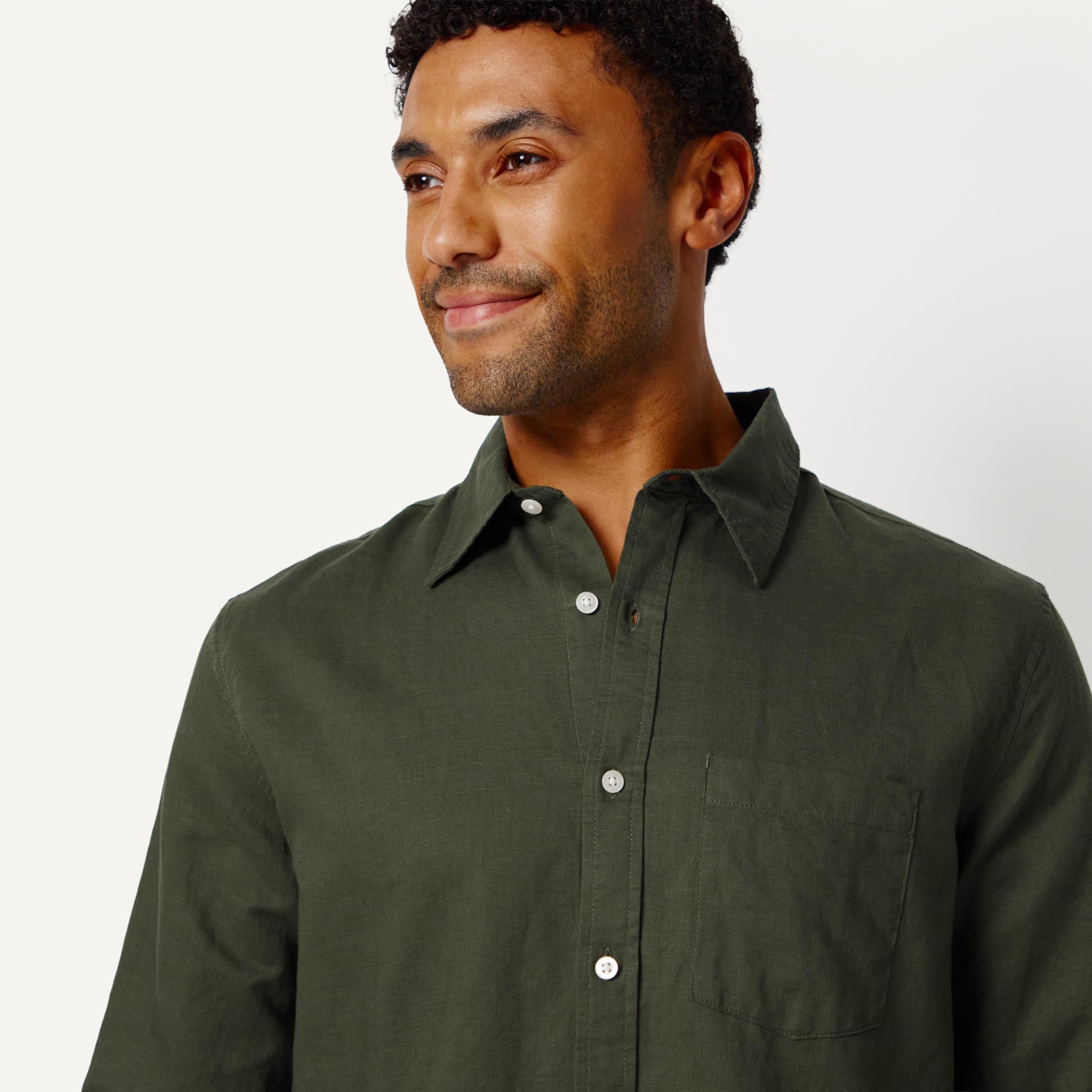 Amazon Essentials Chemise d’Été à Manches Longues Coupe Classique en Mélange de Lin Homme