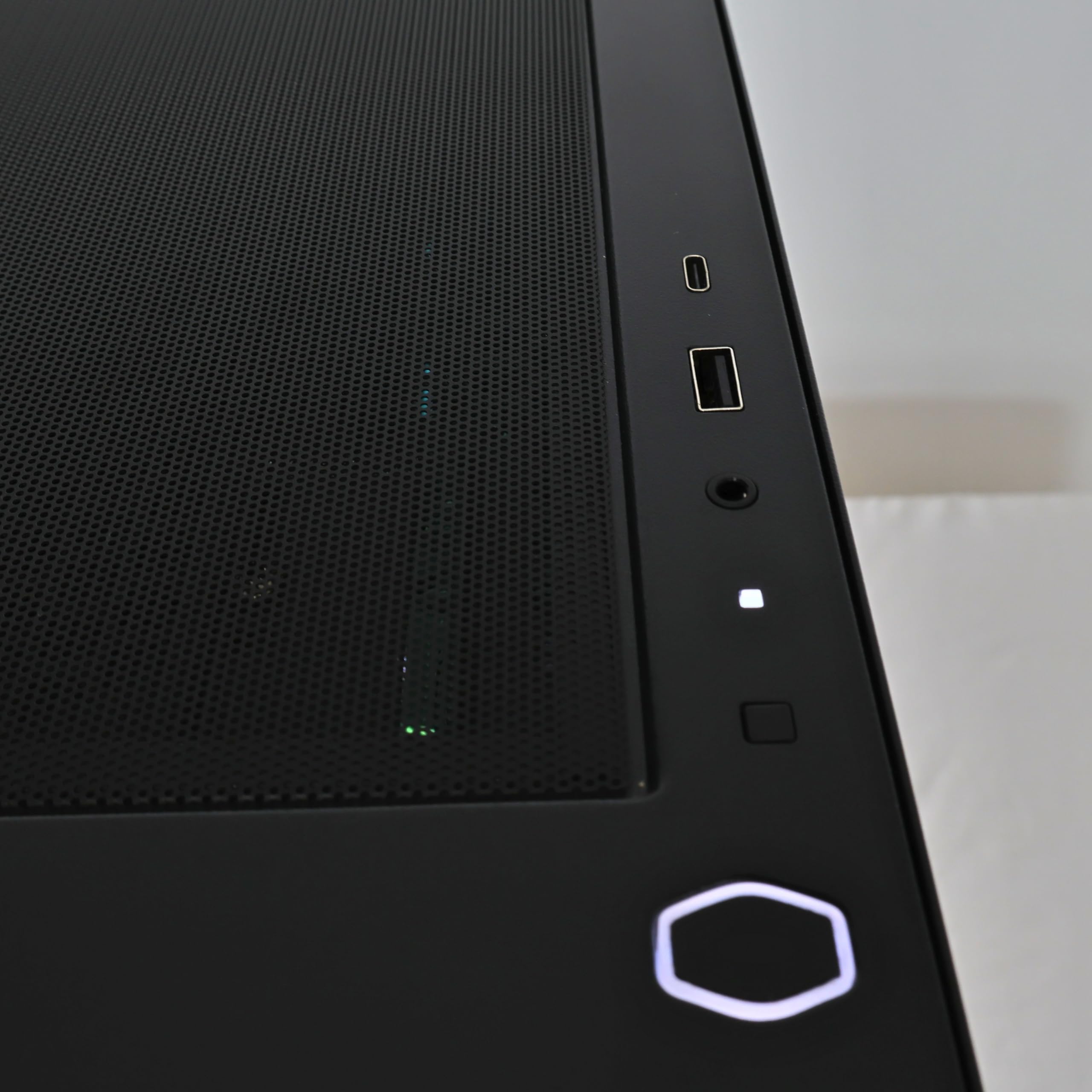Gaming-PC Intel Core i7-14700KF bis 5,6GHz Intel Arc B580 12GB GDDR6 4TB M.2 NVMe SSD 7000MB/s 32GB DDR4-3200MHz einstellbare RGB-Beleuchtung WiFi 6 Windows 11 Pro