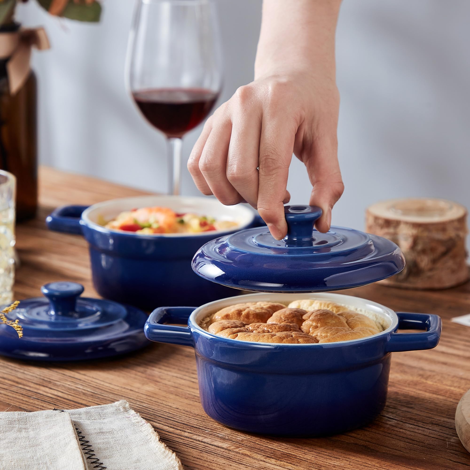 Lareina Mini Cocotte - Cacerolas de cerámica de 12 onzas - Juegos de cacerolas de cocina con asas y tapa - Ramequines pequeños para hornear - Apto para horno, microondas y lavavajillas - Juego de 4 -