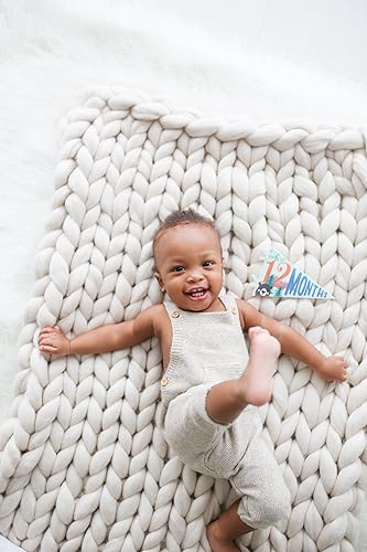 Miniatura 9 de Lucy Darling Petit Milestone Pennant - Little Stargazer - 12 banderines mensuales para un niño o niña - El regalo perfecto para madres recién