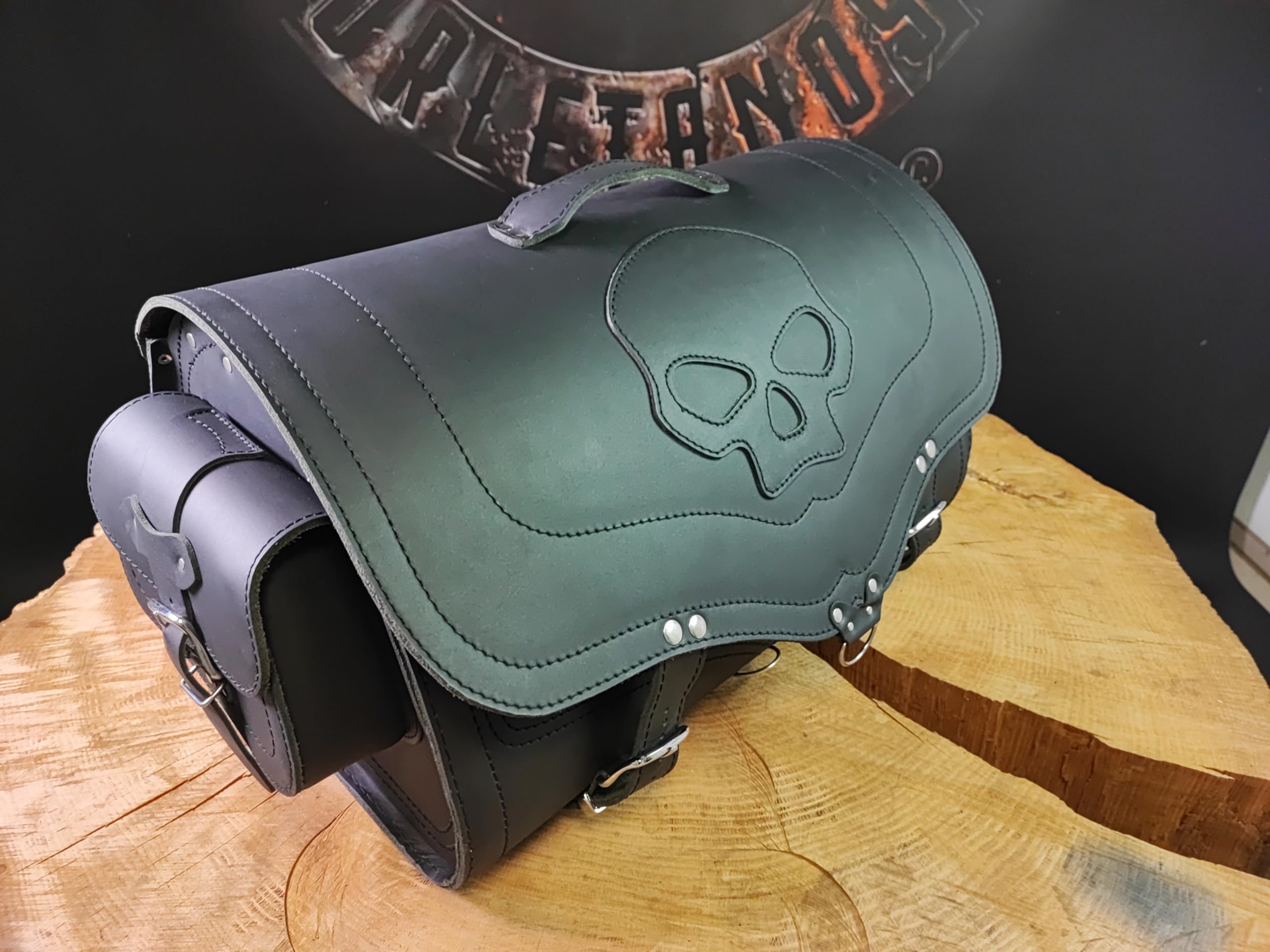 Big Skull per Sissybar, compatibile con Harley Davidson, valigetta per bagagli, portapacchi, chopper XL, grande, nero, valigetta in pelle HD, universale