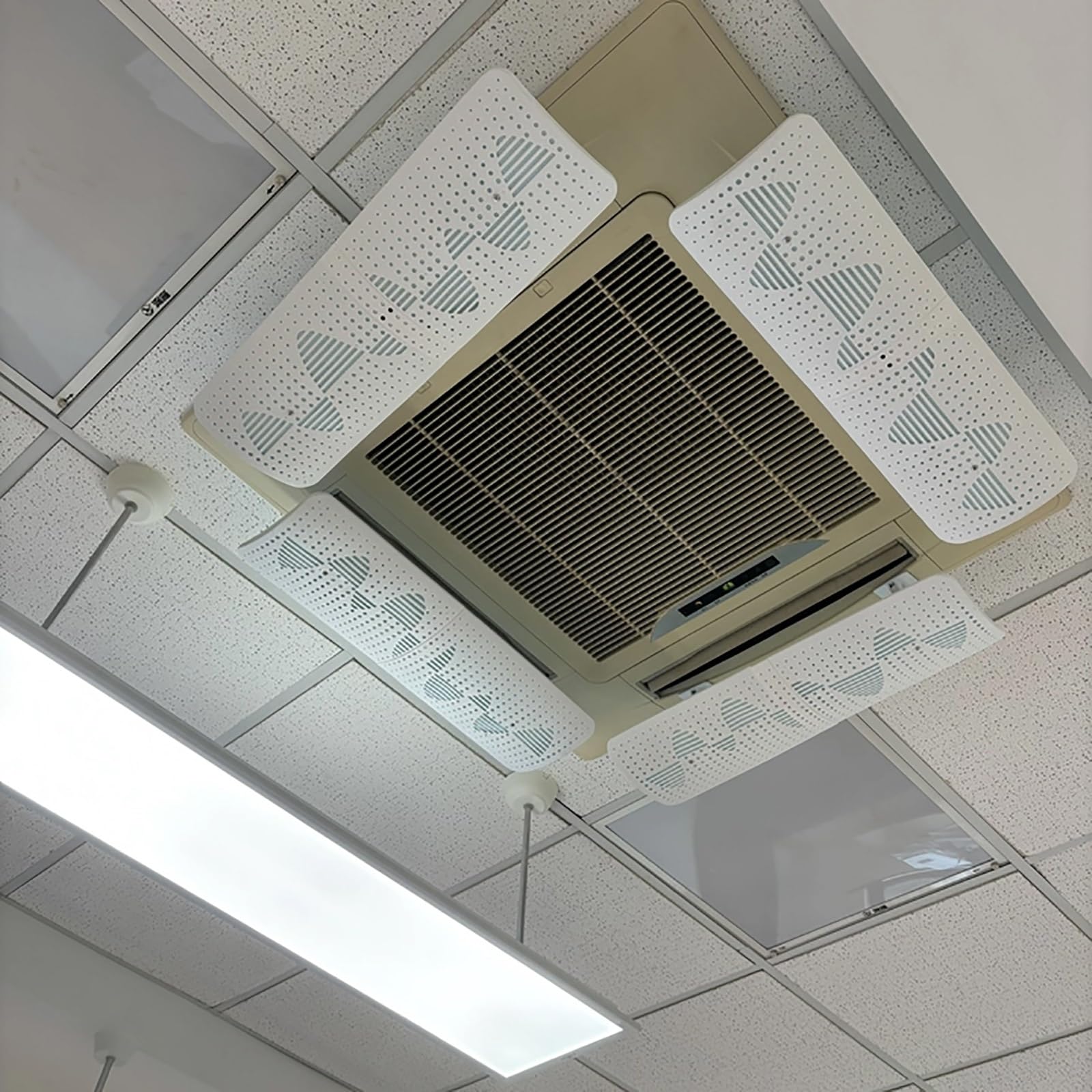 Set di 4 Deflettore Condizionatore Universale per Bocchette, Deflettore Aria Condizionataa Cassetta da Soffitto, Angolo Regolabile, Bloccano il Flusso d'Aria Diretto