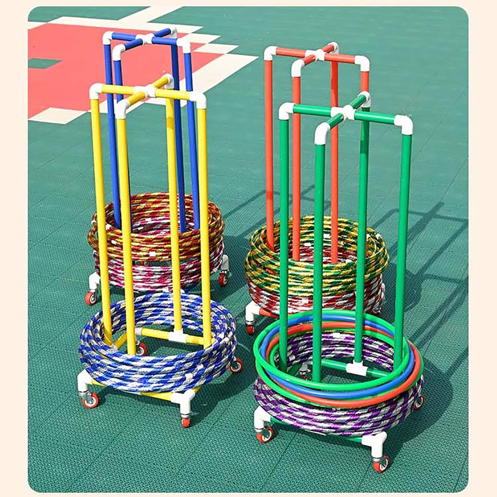 Supporto per Hula Hoop Supporto per anelli sportivi in ​​PVC, pratico carrello portaoggetti per hula hoop per interni ed esterni.