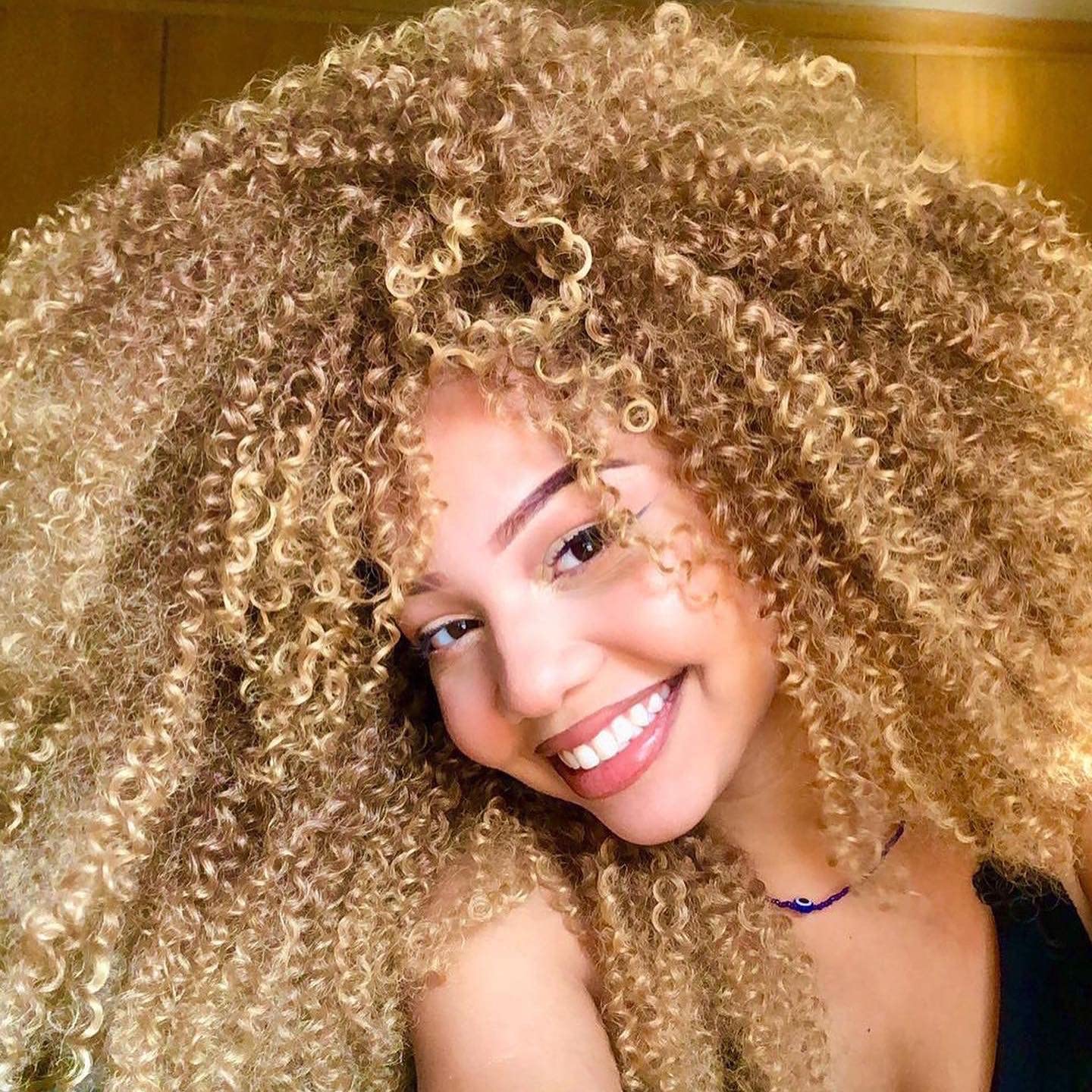 Amazon.com: ANNIVIA 16inch Afro Kinky Curly Wig with Bangs for Black Women  No Glue Full and Fluffy Like a Bomb Long Curly Hair Wigs（Ombre blonde） :  Everything Else