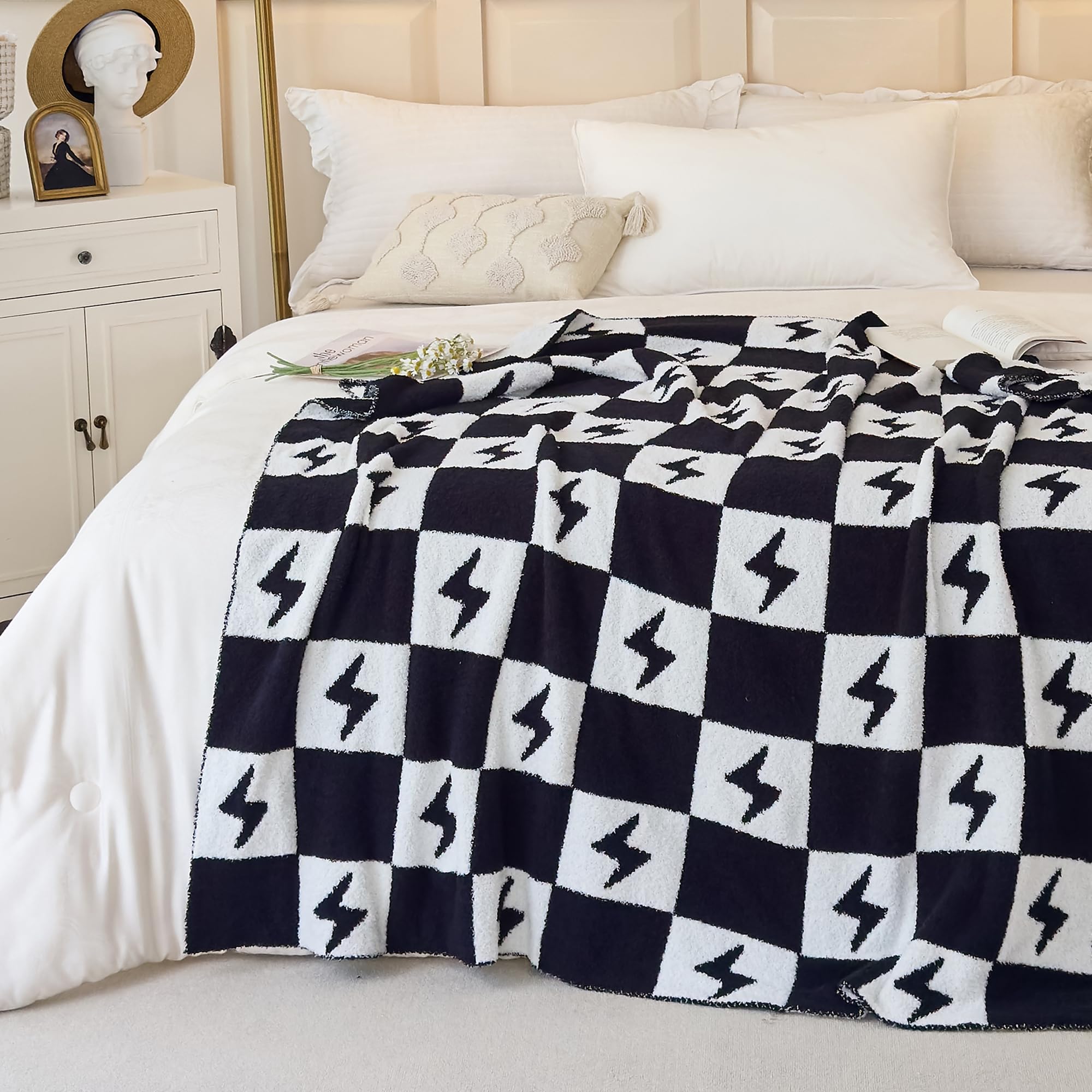 NIDITW Black Checkered Lightning Bolt Throw Blanket 50x60 Ultra Soft Microfiber Fleece Lightweight Knit All Season Checkerboard Blanket for Couch Sofa