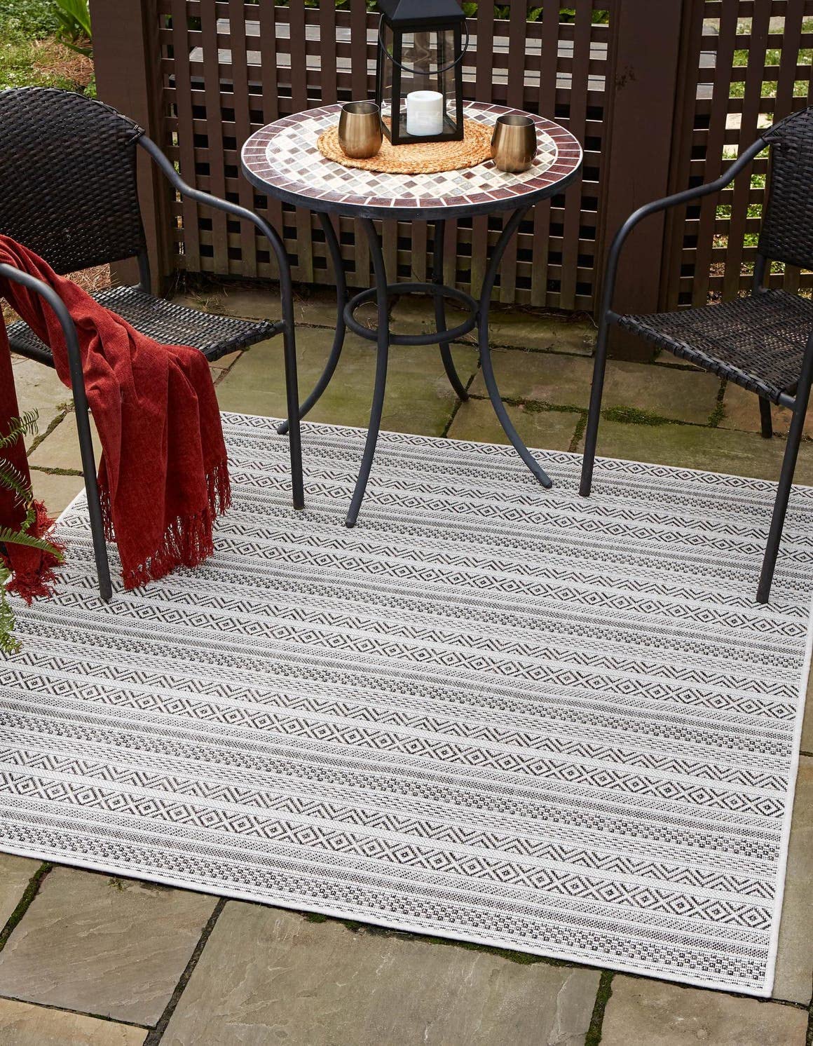 Unique Loom Outdoor Striped Collection Area Rug - Maia (7' 10" Square, Beige/Ivory)