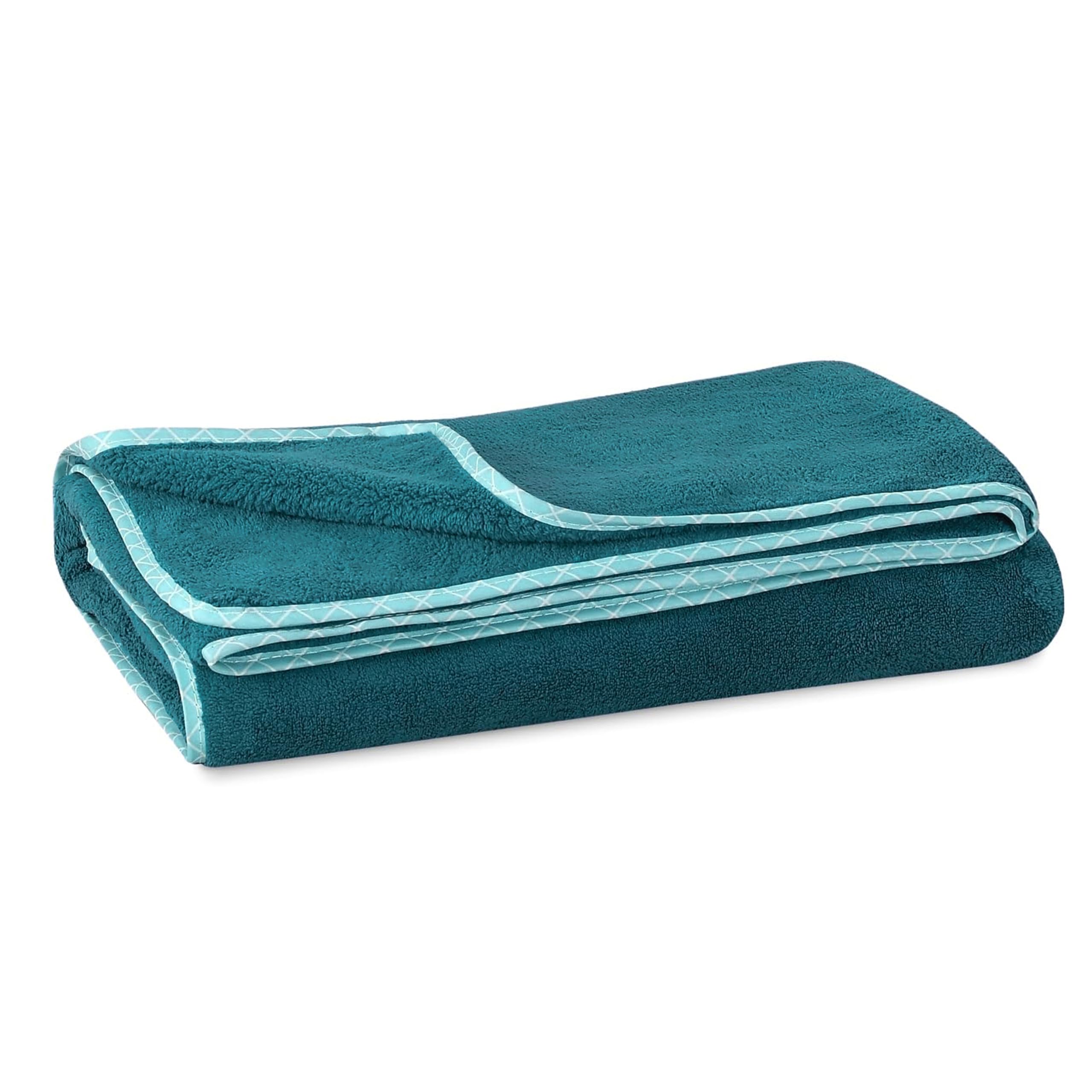 UrbanLeaf Microfiber Large Bath Towel | Quick Dry Super Absorbent - Bath Towel for Men and Women | Peacock Green| Towel for Bath, Travel, Gym, Beach, Pool, and Yoga (70 X 140 Cms), 250 TC