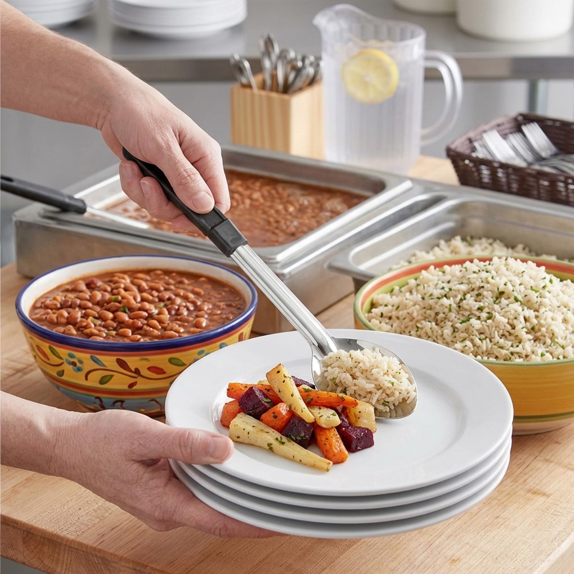 Cucharas de servir de acero inoxidable de 13 pulgadas, paquete de 4/12, utensilios de cocina comerciales, cuchara de cocina de chef de calidad de restaurante con mango recubierto resistente al calor