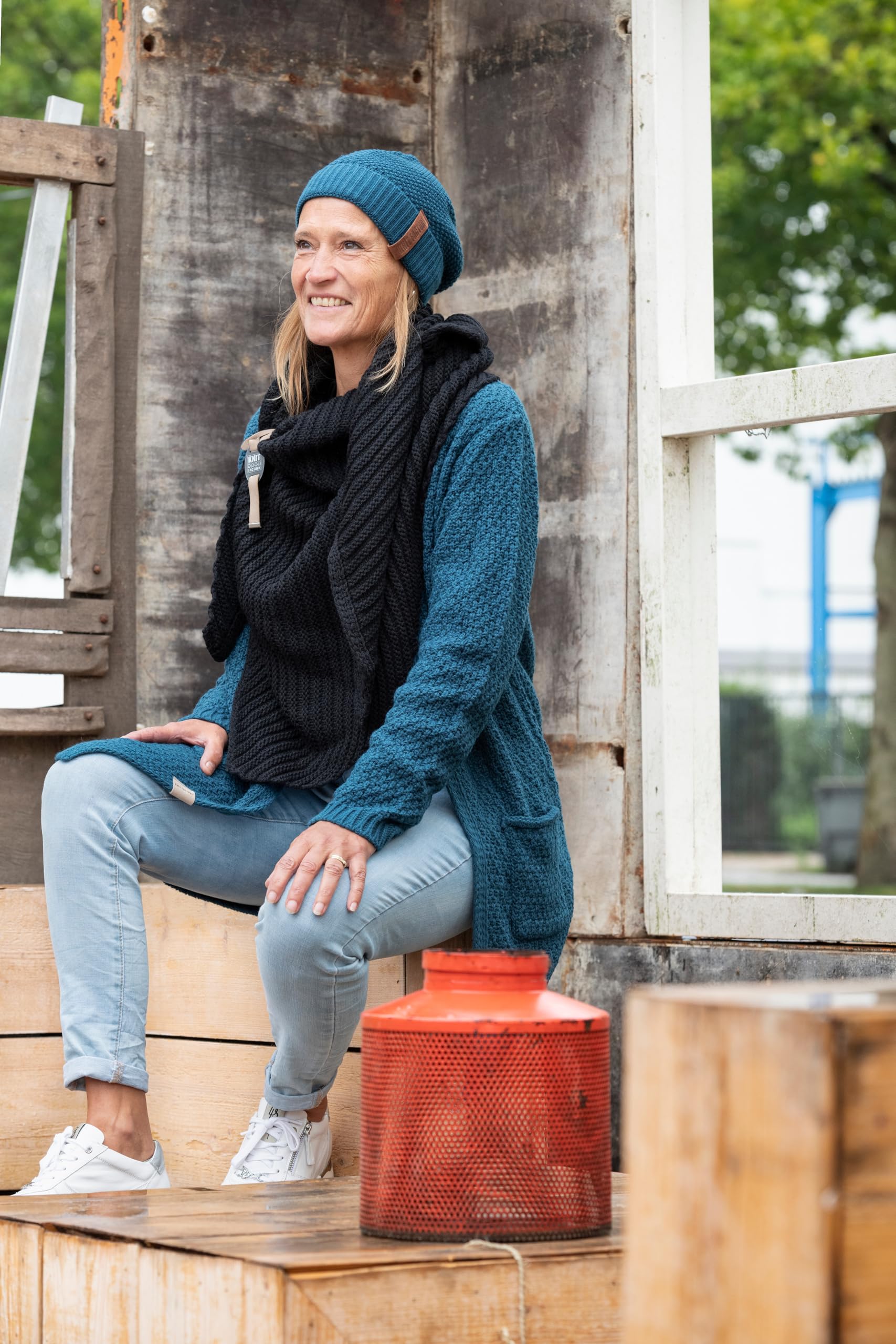 KNIT FACTORY - Demy Dreiecksschal - Damen Strickschal mit Wolle - Winterschal - Herbst & Winter Essentials - Winter Dreieckstuch - Tuch Schal für Winter - Hochwertige Qualität - 190x85 cm