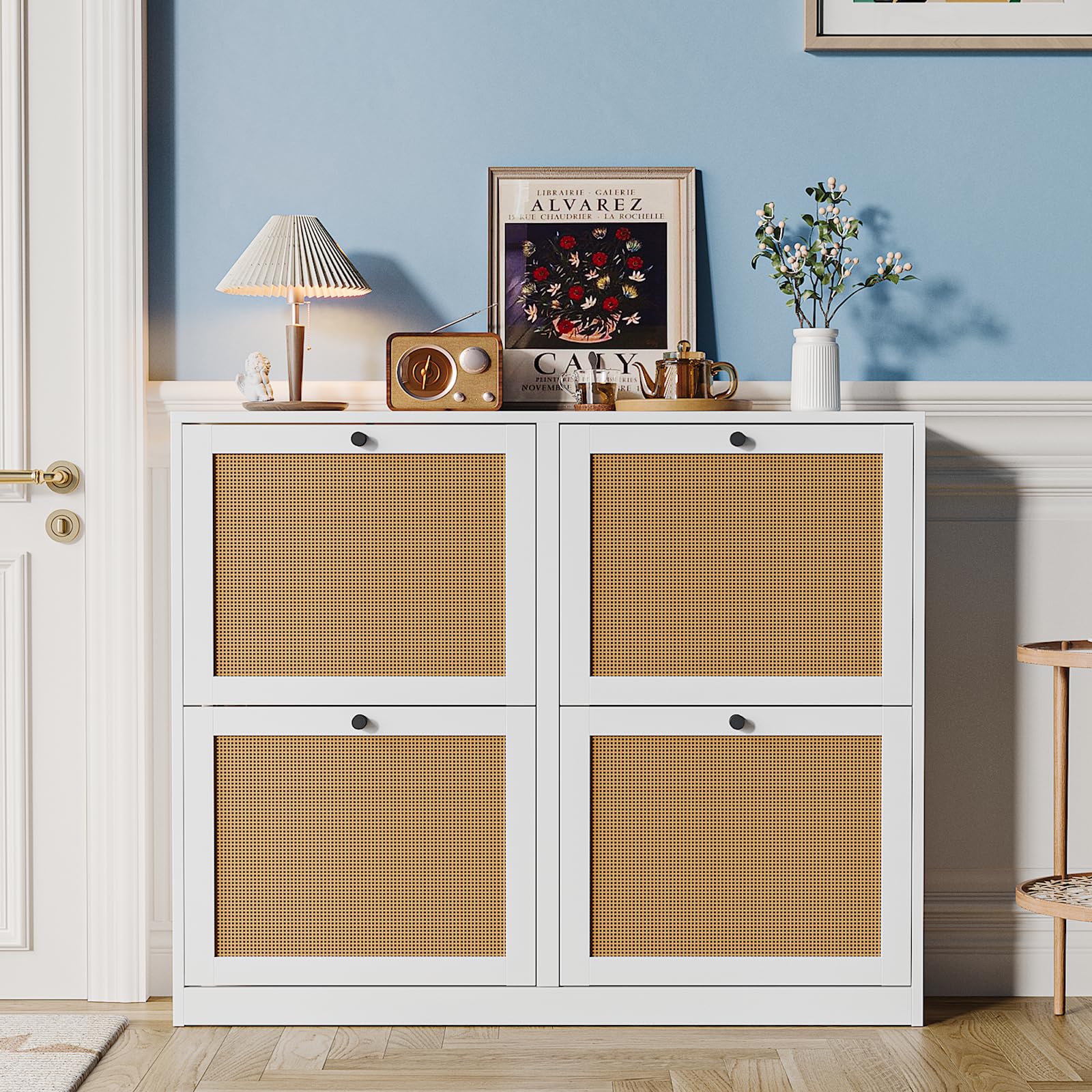 Meuble à Chaussures en Rotin avec 4 Portes Bohème Armoire à Chaussures, étagère réglable, 16 e 24 Paires, pour Couloir, Salon, Convient 102 x 23 x 84 cm