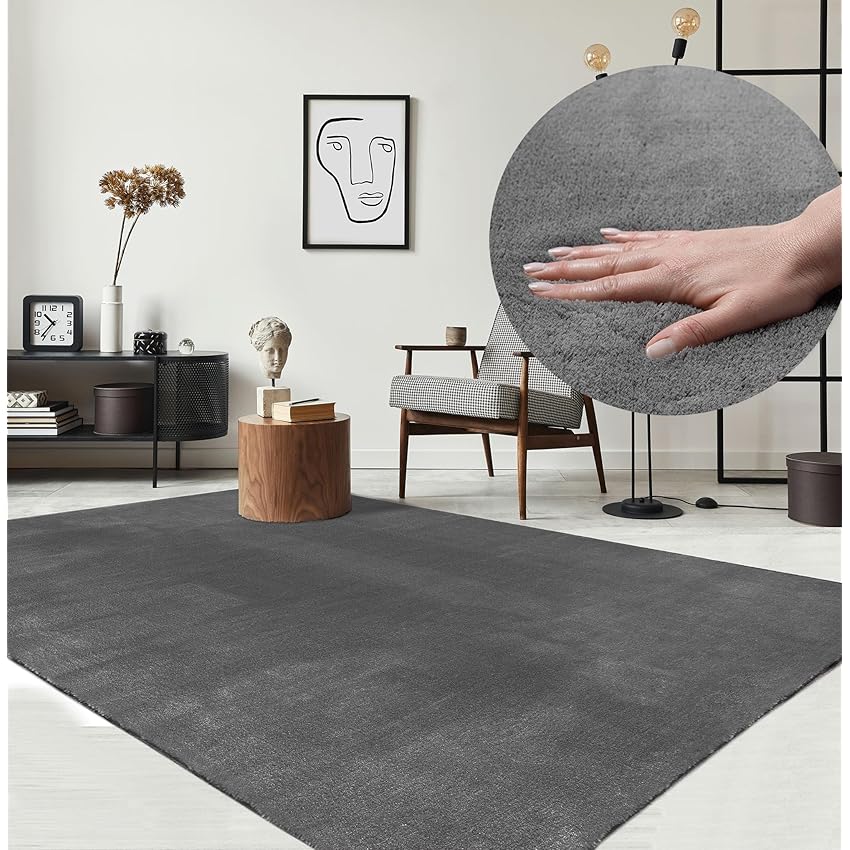 the carpet Relax Tappeto moderno a pelo corto, soggiorno, fondo antiscivolo, lavabile fino a 30 gradi, morbidissimo, aspetto pelliccia, Antracite, 60 x 110 cm