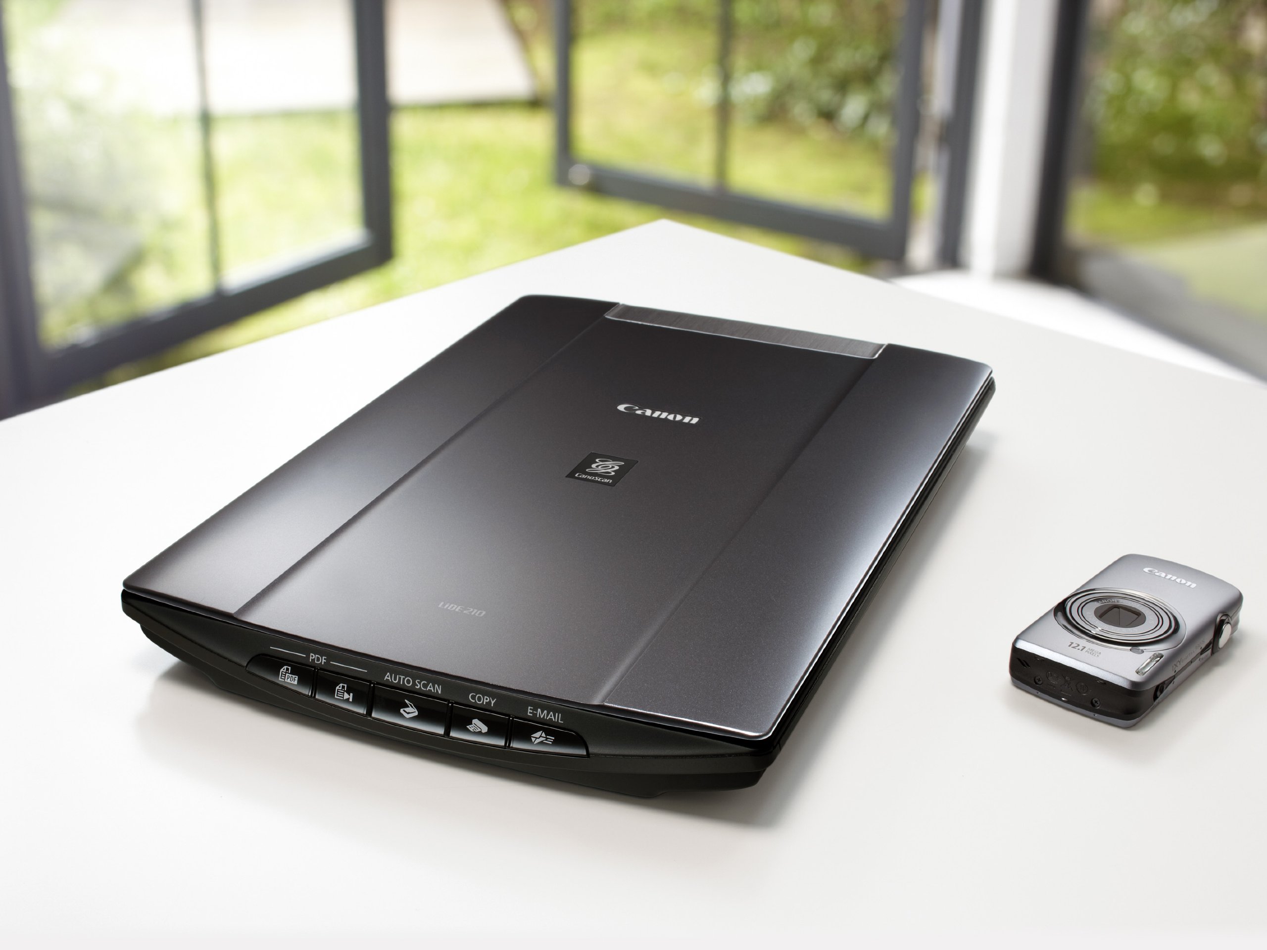 Canon CanoScan LIDE 210 Scanner