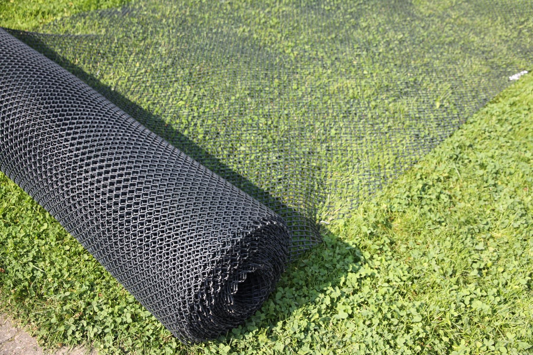 EraGreen Griglia di protezione per prato, 1,3 m di larghezza x 10 m di lunghezza, stabile e trasportabile, per giardino, vialetto, beccuccio per polli e argine, compatibile con robot tosaerba