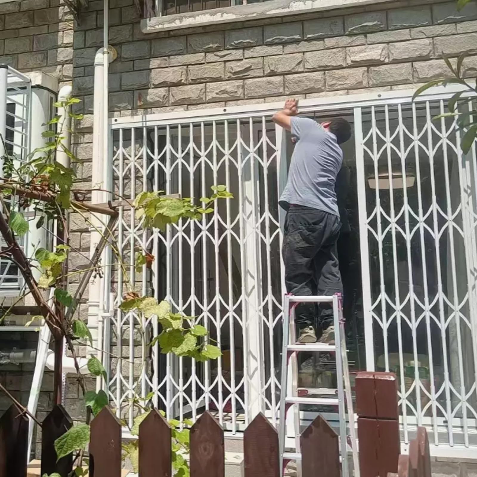 Wlcgyd Wxh Retractable Window Security Bars For Home, Lockable Folding Window Gate - Indoor Outdoor Use, Low-Profile Burglar Proof Window Guard(60X60cm/24X24in)