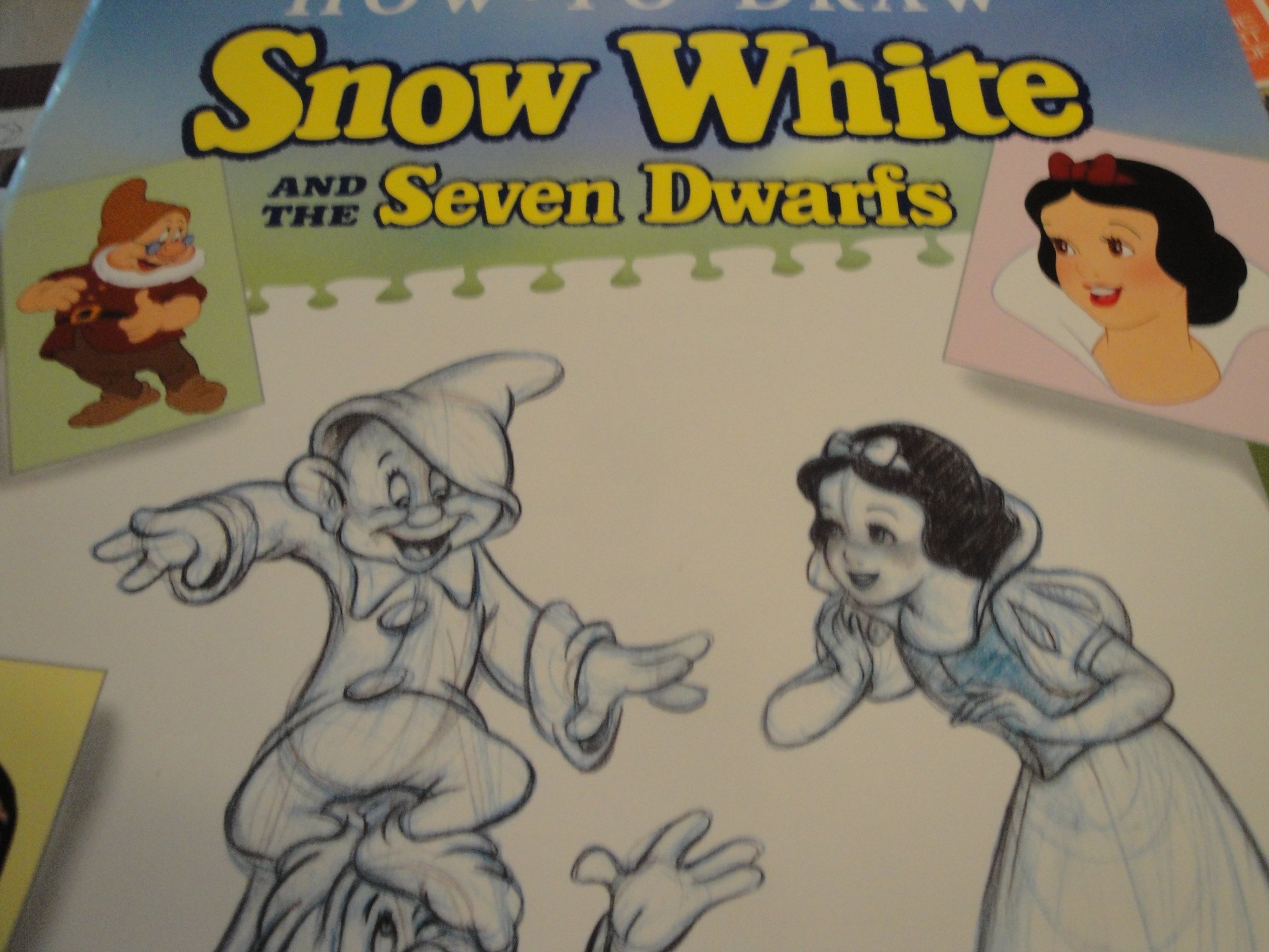 Disney's How to Draw Snow White and the Seven Dwarfs (Disney Classic Character Series)